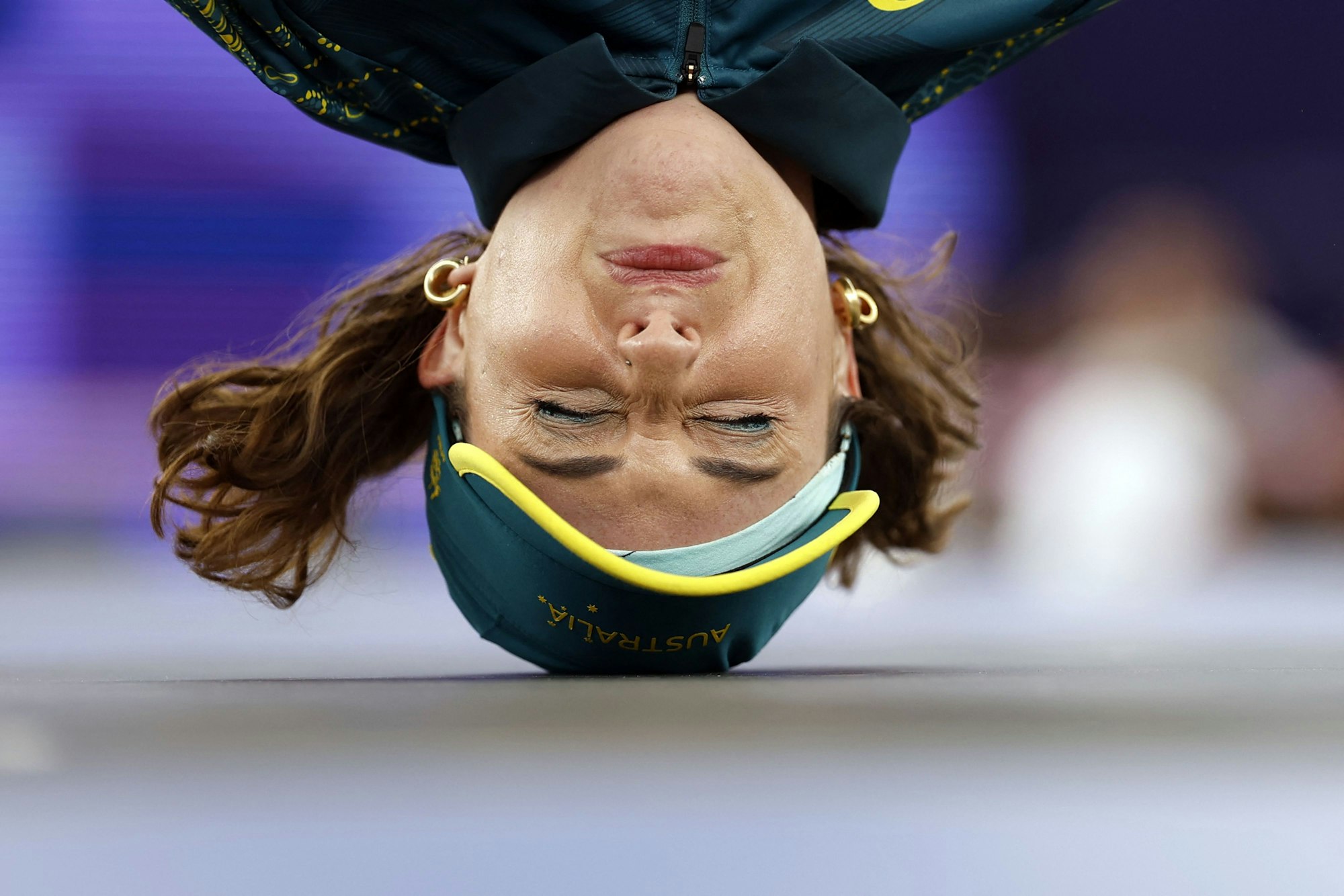 TOPSHOT - Australia's Rachael Gunn, known as Raygun competes in the Women's Breaking dance Round robin of the Paris 2024 Olympic Games at La Concorde in Paris, on August 9, 2024. (Photo by Odd ANDERSEN / AFP)
