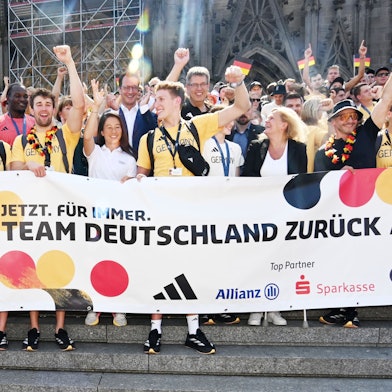 Nicht einmal 24 Stunden nach der Abschlussfeier der Olympischen Spiele wurde das Deutsche Team am Kölner Bahnhof empfangen.