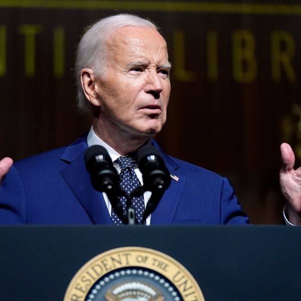 US-Präsident Joe Biden spricht bei einer Veranstaltung zum 60. Jahrestag des Bürgerrechtsgesetzes in der LBJ Presidential Library.