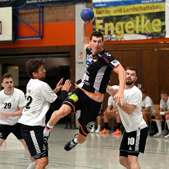 10.08.2024, Handball-Bergische Panther-Mönchengladb
mitte: Simic (Panther)
Foto: Uli Herhaus