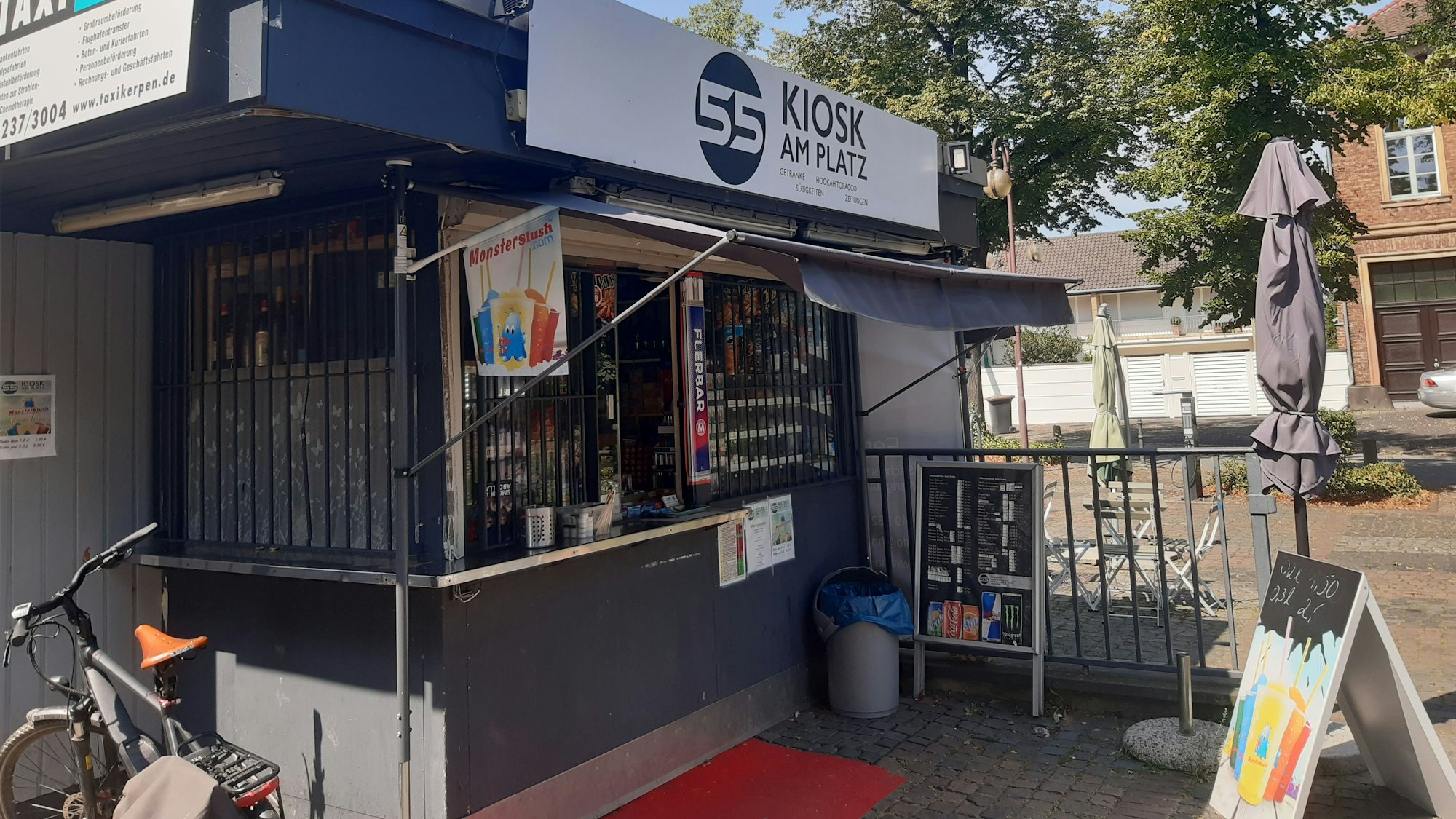 Ein Kioskbüdchen auf dem Stiftsplatz in Kerpen.