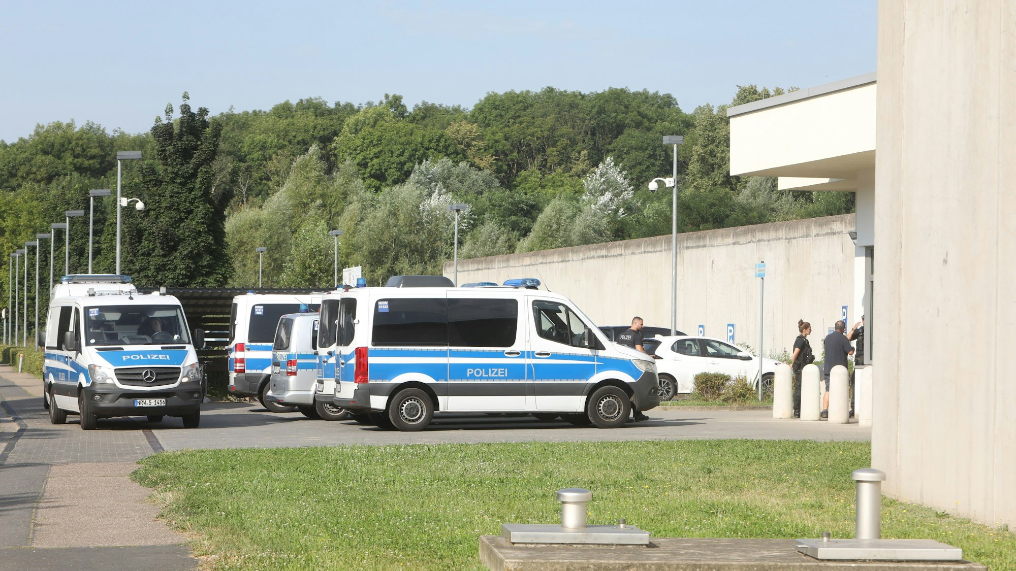 Die Forensische Psychiatrie der LVR in Porz bei der Evakuierung.