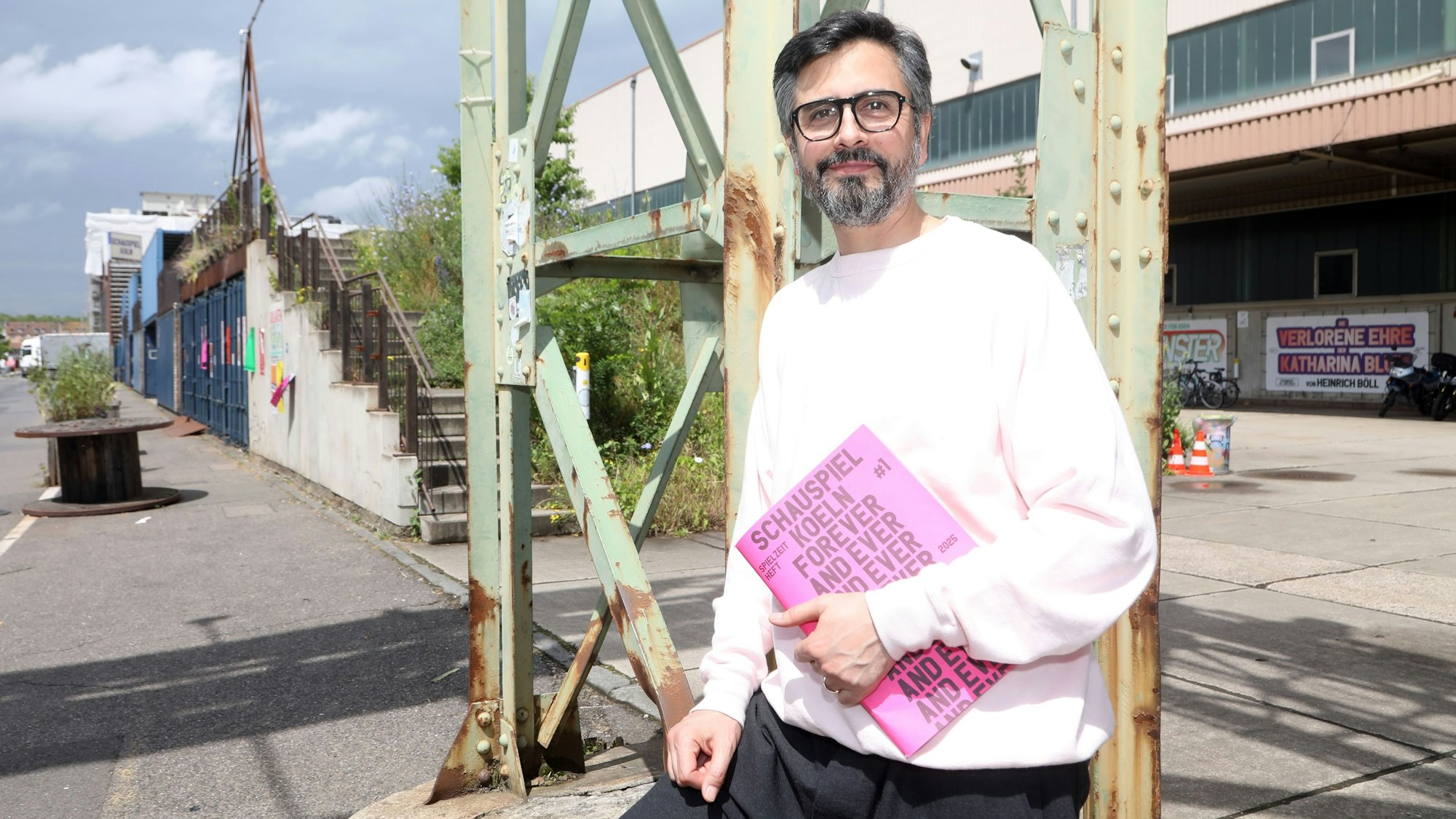 Rafael Sanchez übernimmt 2024/25 für eine Spielzeit die Intendanz des Schauspiel Köln.