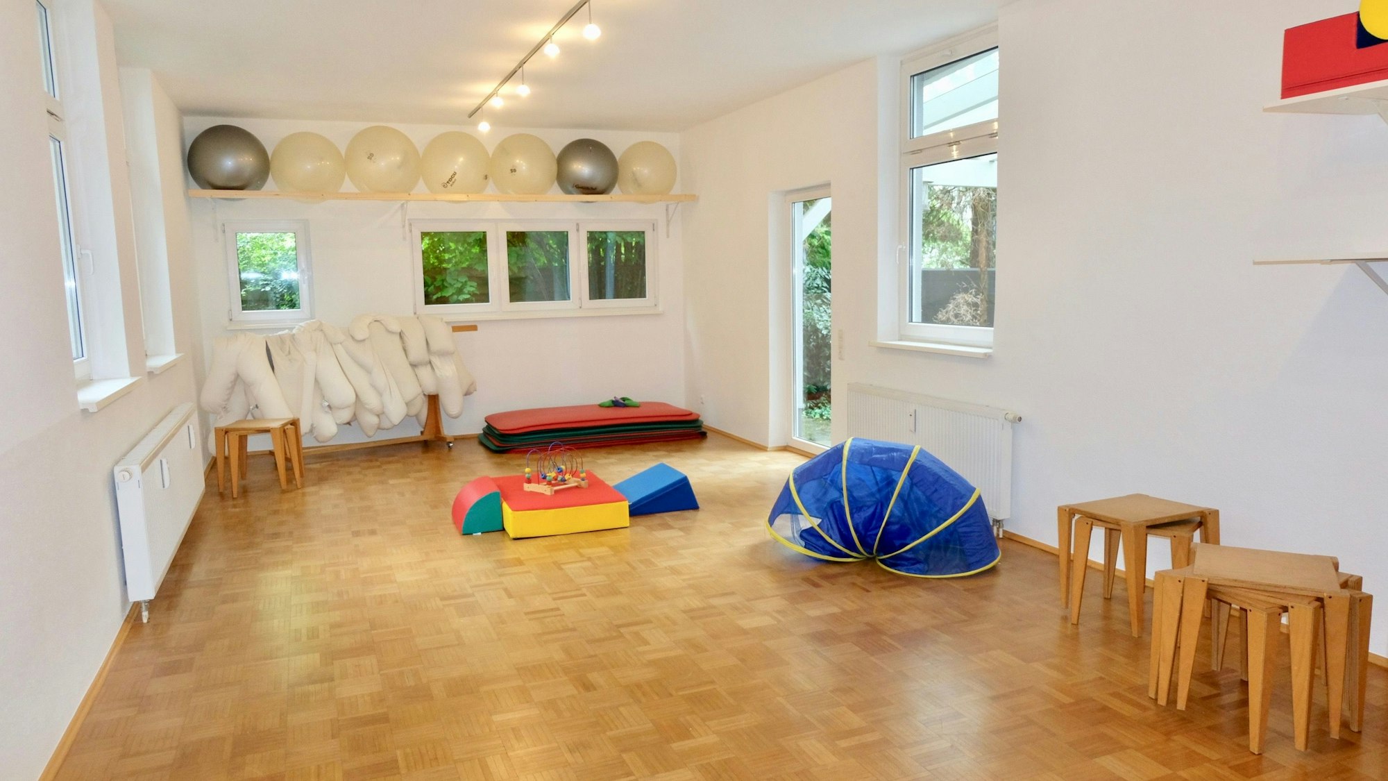 Ein Blick in einen der lichtdurchfluteten Räume.