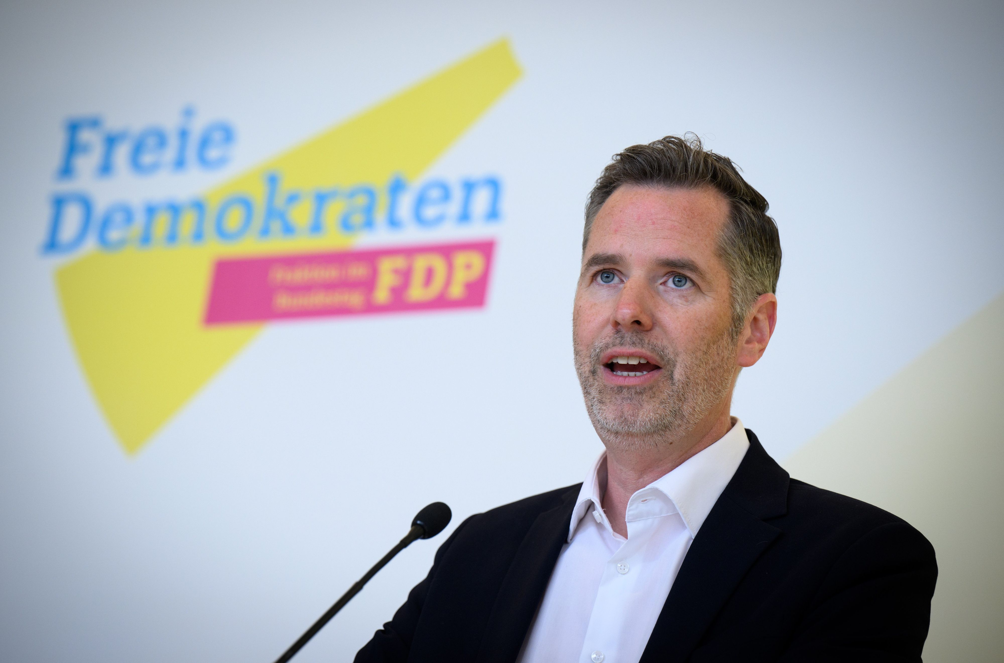 Christian Dürr, Vorsitzender der FDP-Bundestagsfraktion, äußert sich anlässlich einer Sitzung der Bundestagsfraktion der Freien Demokraten im Deutschen Bundestag.