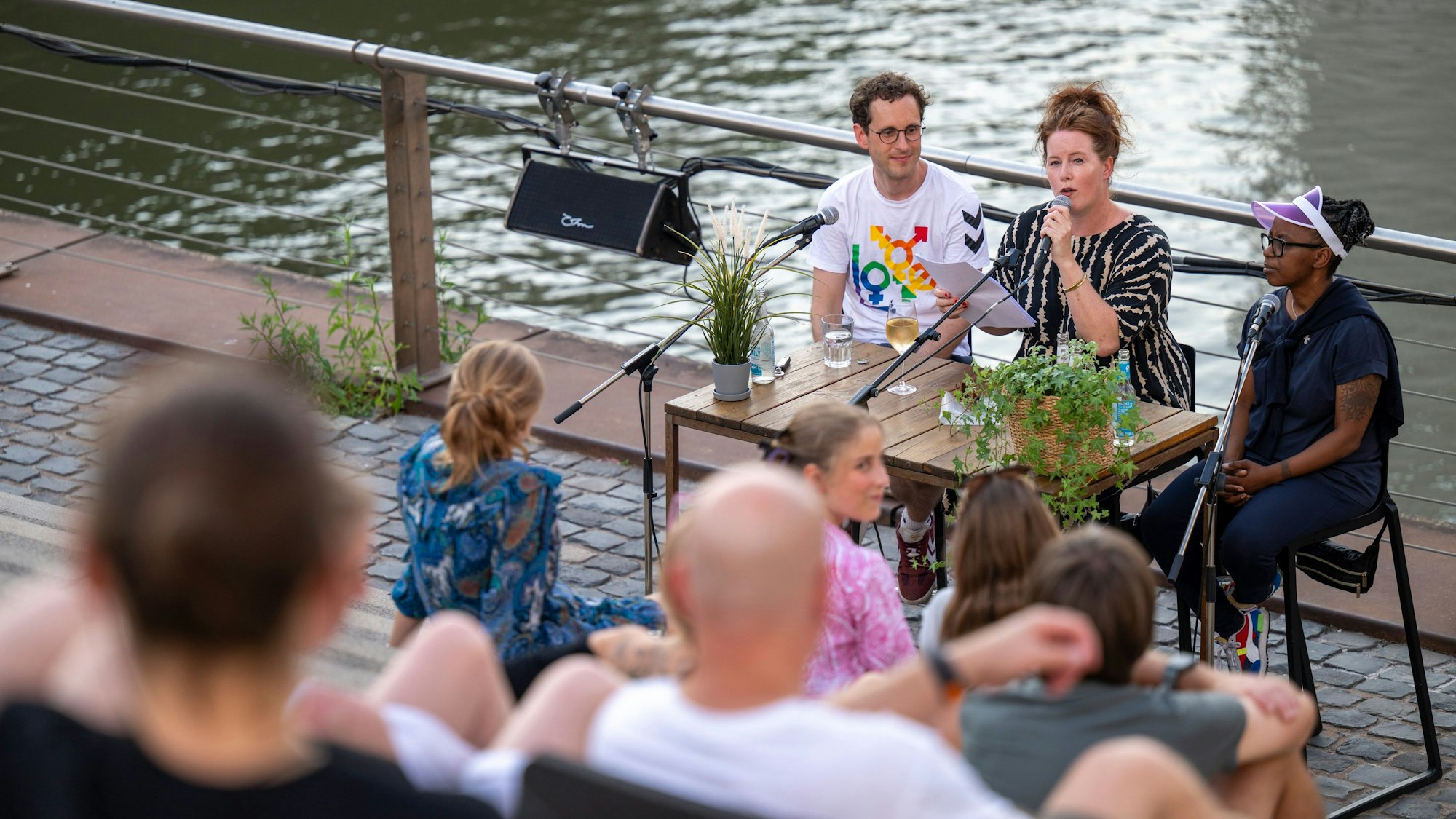 12.08.2024, Köln: Podiumsdiskussion zum Film Das letzte Tabu.
KStA-Kinoabend beim Sommerkino im Rheinauhafen.
Foto: Uwe Weiser