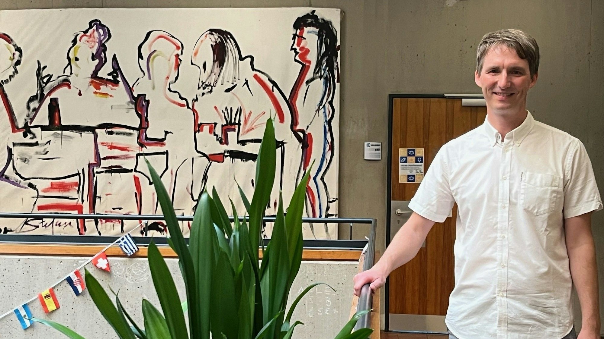 Karl-Timo Einheuser im Atrium seiner Schule.