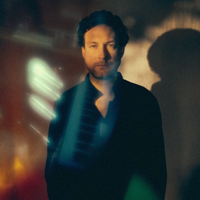 Severin Kantereit ist während der Bandpause mit AnnenMayKantereit gerade solo unterwegs.