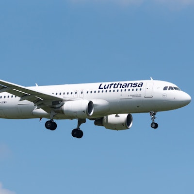 Der Lufthansa-Airbus Gummersbach im Landeanflug.