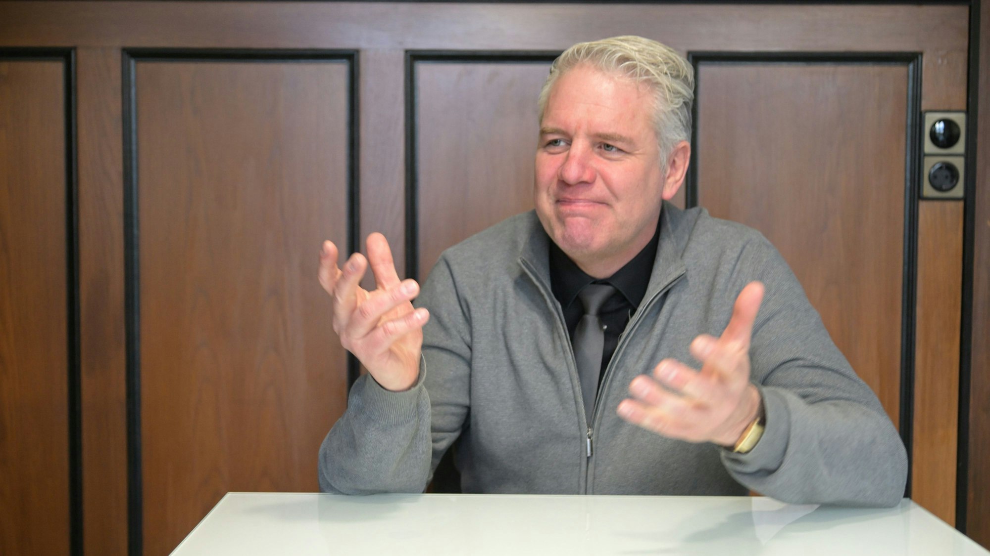 Odenthals Bürgermeister Robert Lennerts in seinem Amtszimmer.