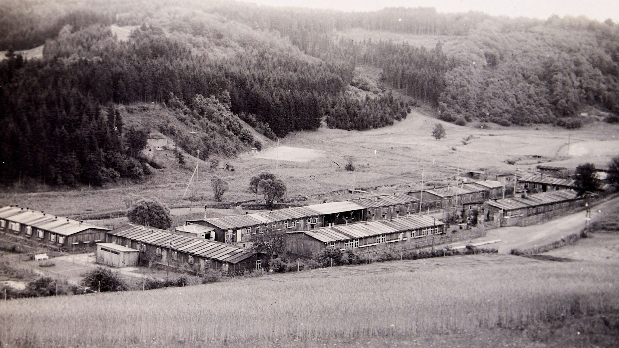 Ein altes Foto zeigt den Blick auf das Lager.