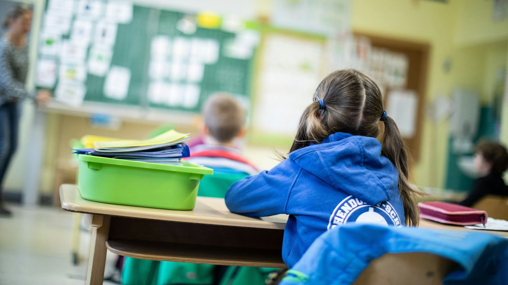 Durch das Ganztagsförderungsgesetz des Bundes vom 2. Oktober 2021 wurde ab dem Jahr 2026 ein stufenweise aufwachsender Rechtsanspruch auf Ganztagsbetreuung für Kinder im Grundschulalter begründet.