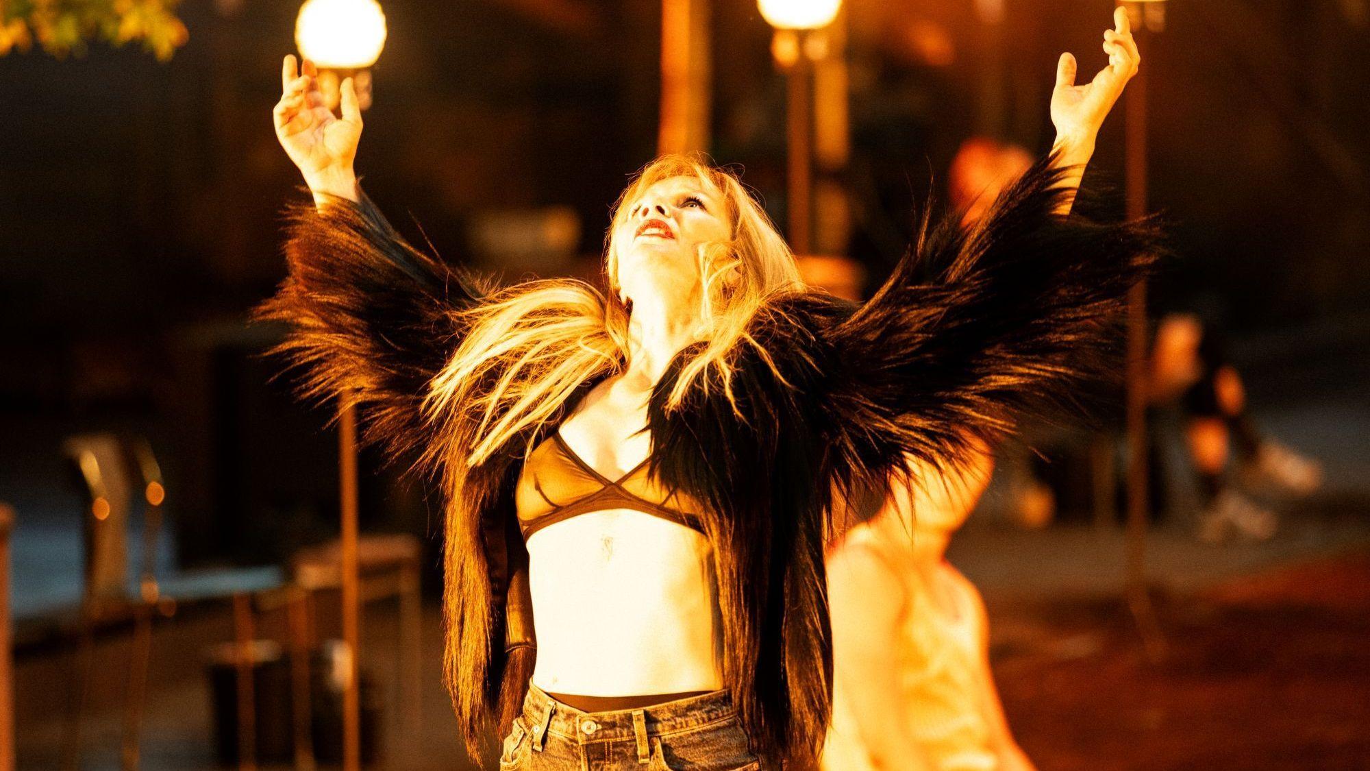 Sandra Hüller singt Songs der legendären Sängerin und Songwriterin PJ Harvey. Eine Produktion der Ruhrtriennale in Partnerschaft mit der Künstlerischen Leitung von Ballet National de Marseille (LA)HORDE.
I Want Absolute Beauty, Regie: Ivo Van Hove. Sandra Hüller