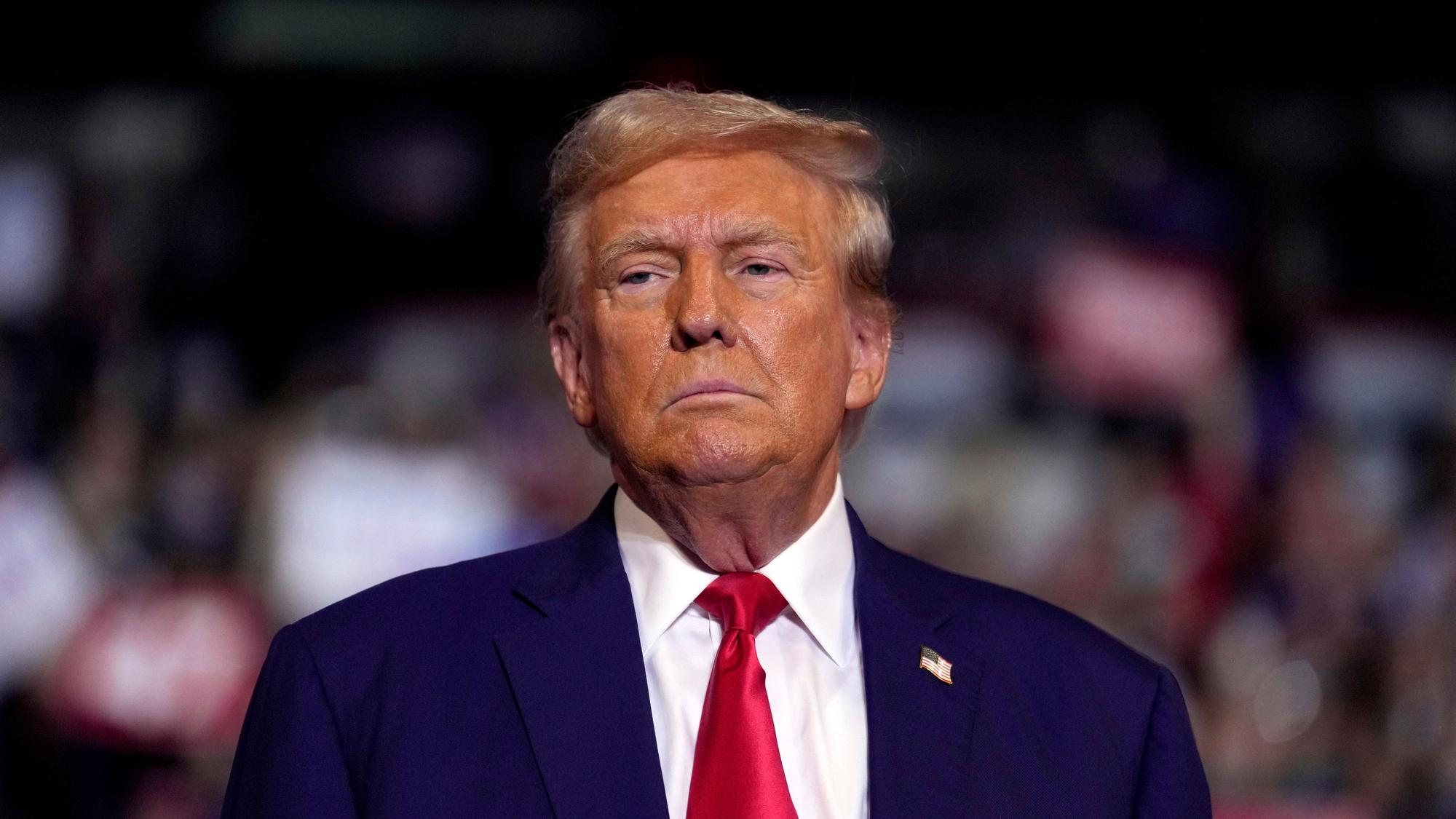 Donald Trump wirkt neben Kamala Harris momentan mitunter alt und ermüdend.