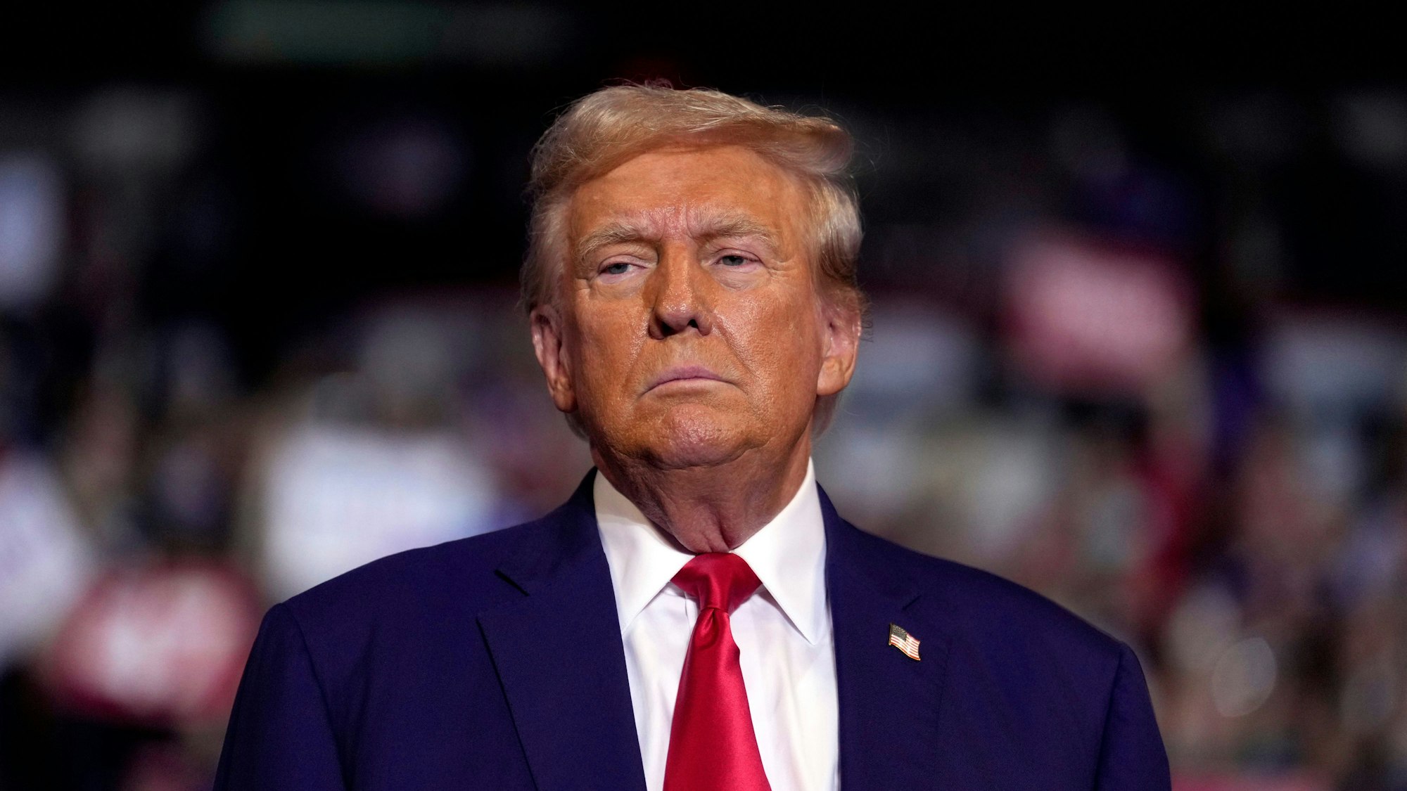 Donald Trump wirkt neben Kamala Harris momentan mitunter alt und ermüdend.