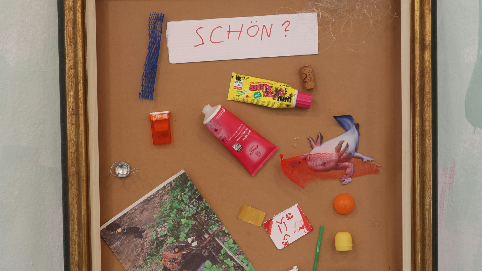 Ein Bild aus Abfällen