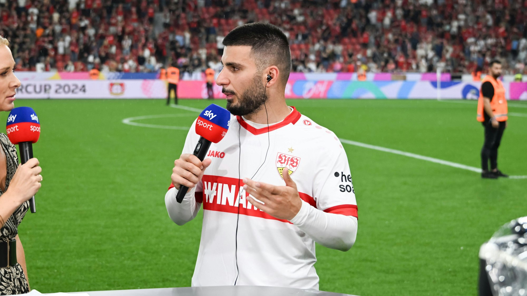Deniz Undav vom VfB Stuttgart in einem Interview mit dem TV-Sender Sky.