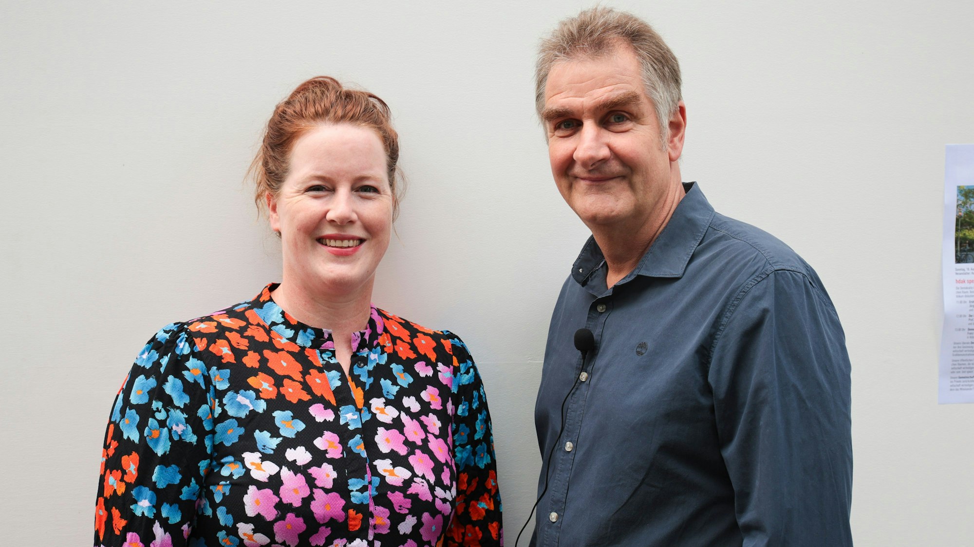 Im Gespräch über die Probleme der Demokratie: Sarah Brasack, stellvertretende Chefredakteurin des „Kölner Stadt-Anzeiger“, und Autor Jürgen Wiebecke.