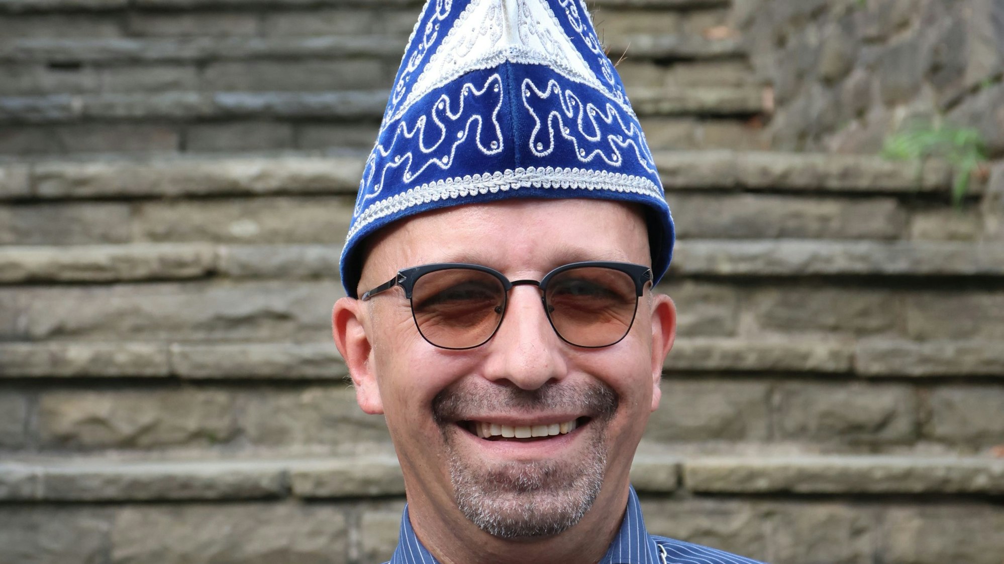 Patrick Pfaffenholz ist neuer Prinz in der Gemeinde Morsbach. Jetzt hat die örtliche KG den gebürtigen Kölner dem Narrenvolk vorgestellt.