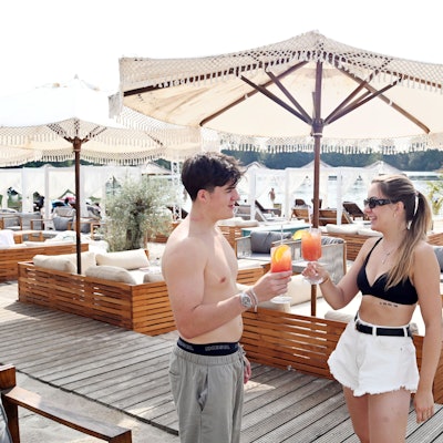 Der Beachclub am Escher See füllt sich bei hohen Temperaturen schnell, die Stadt genehmigte die Öffnung aber gar nicht.