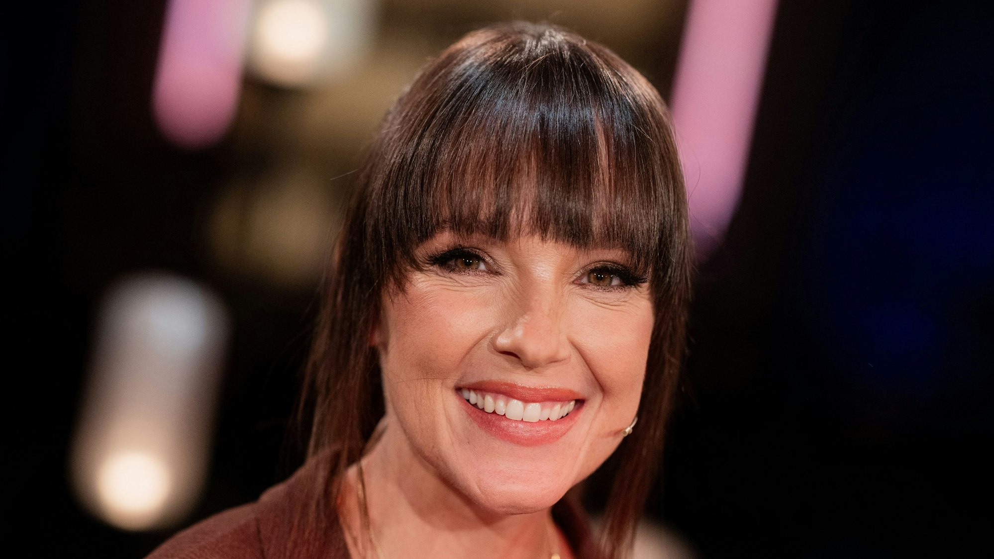 06.09.2023, Nordrhein-Westfalen, Köln: Carolin Kebekus, Moderatorin und Entertainerin, sitzt in den Studios des WDR.