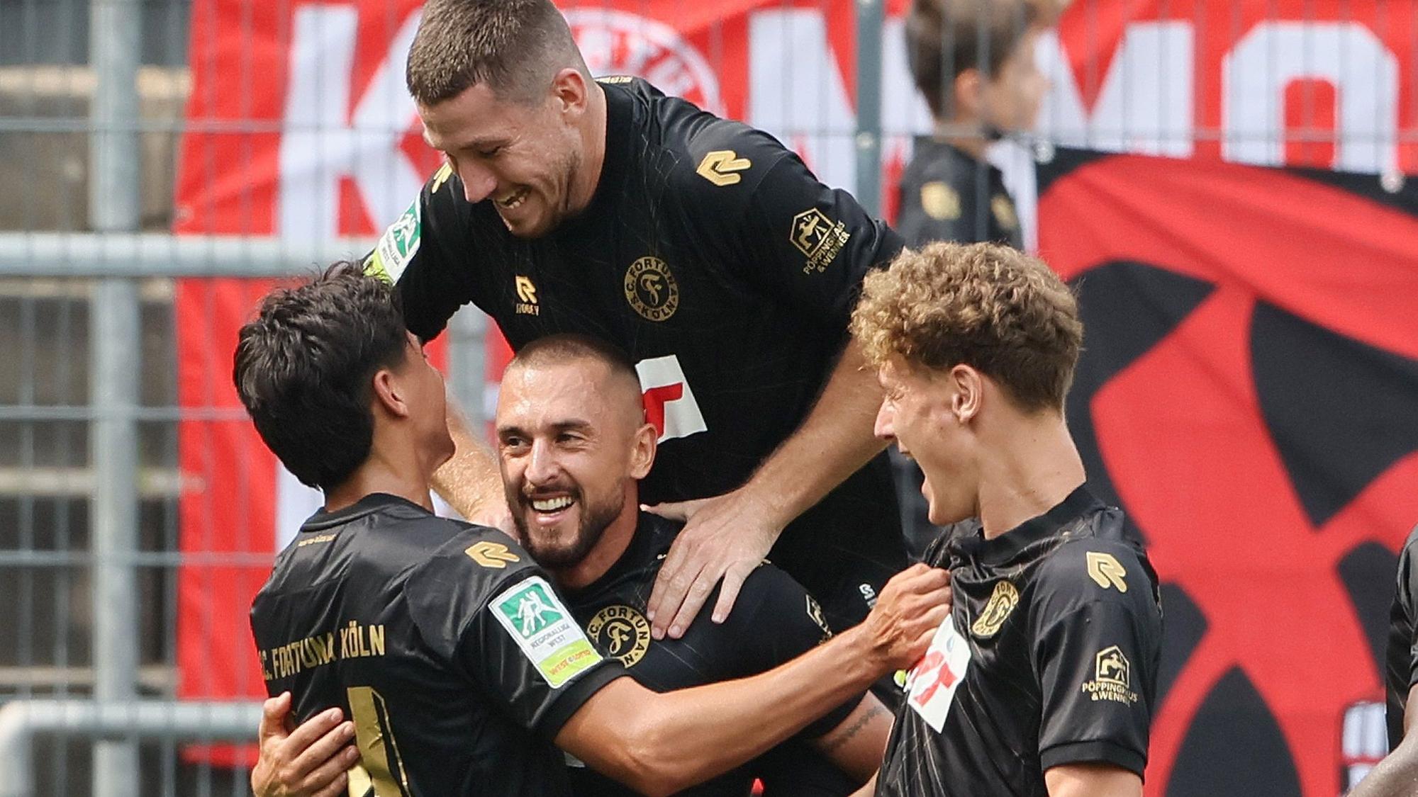 1. FC Köln Amateure (U23) vs. Fortuna Köln, Regionalliga West, Saison 2024/25, Jubel nach dem Tor zum 1:2 durch Stipe Batarilo-Cerdic (Fortuna), 18.05.2024, Bild: Herbert Bucco