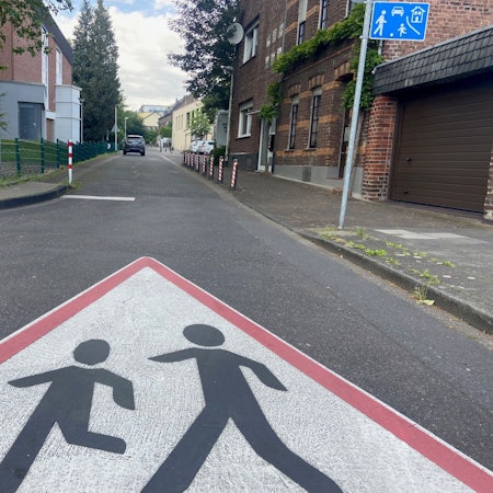 Auf dem Bild ist die Straße zur Lindenschule zu sehen.