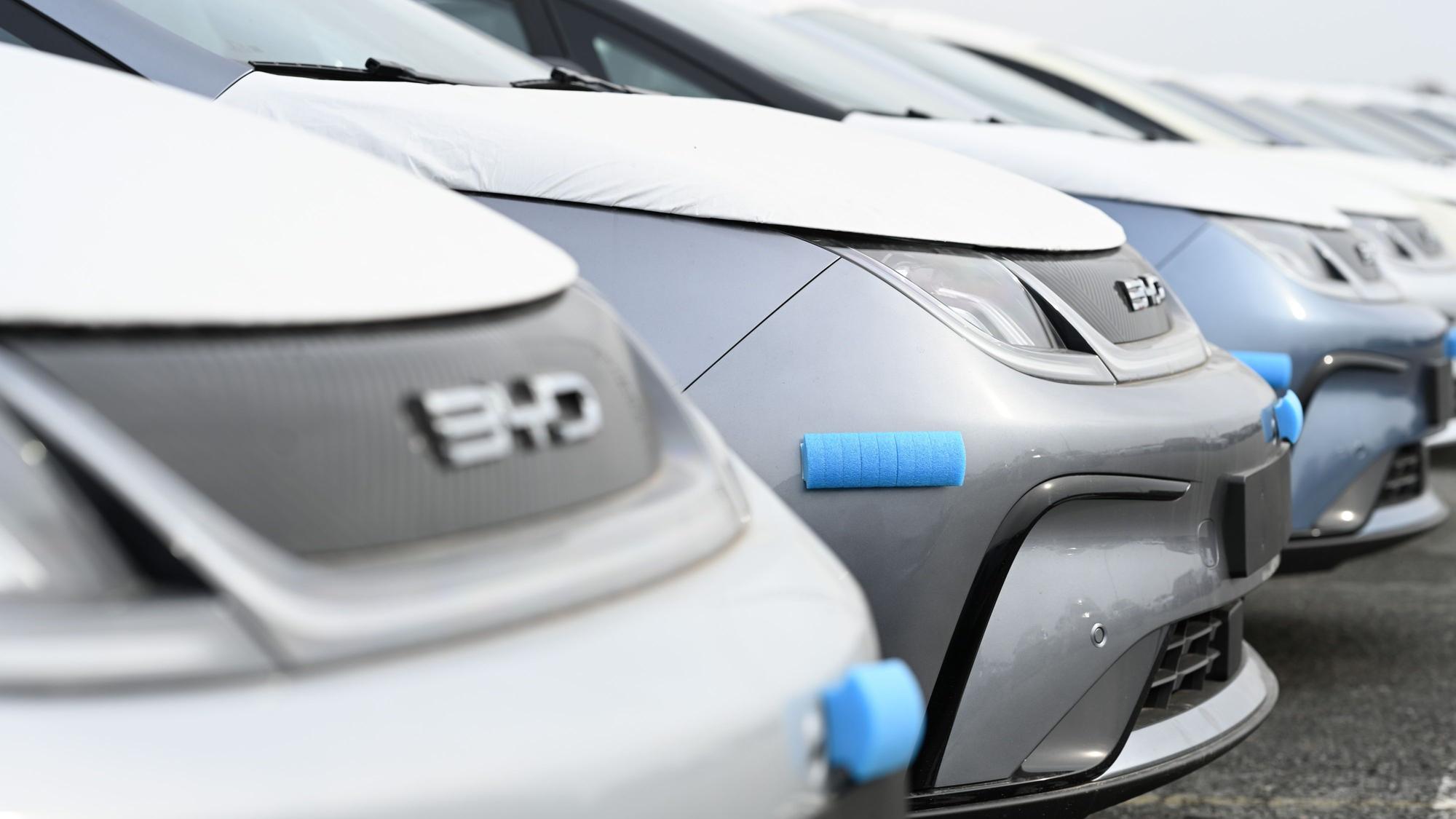 E-Autos der chinesischen Marke BYD. Die EU hat nun die Höhe der Zölle festgelegt.