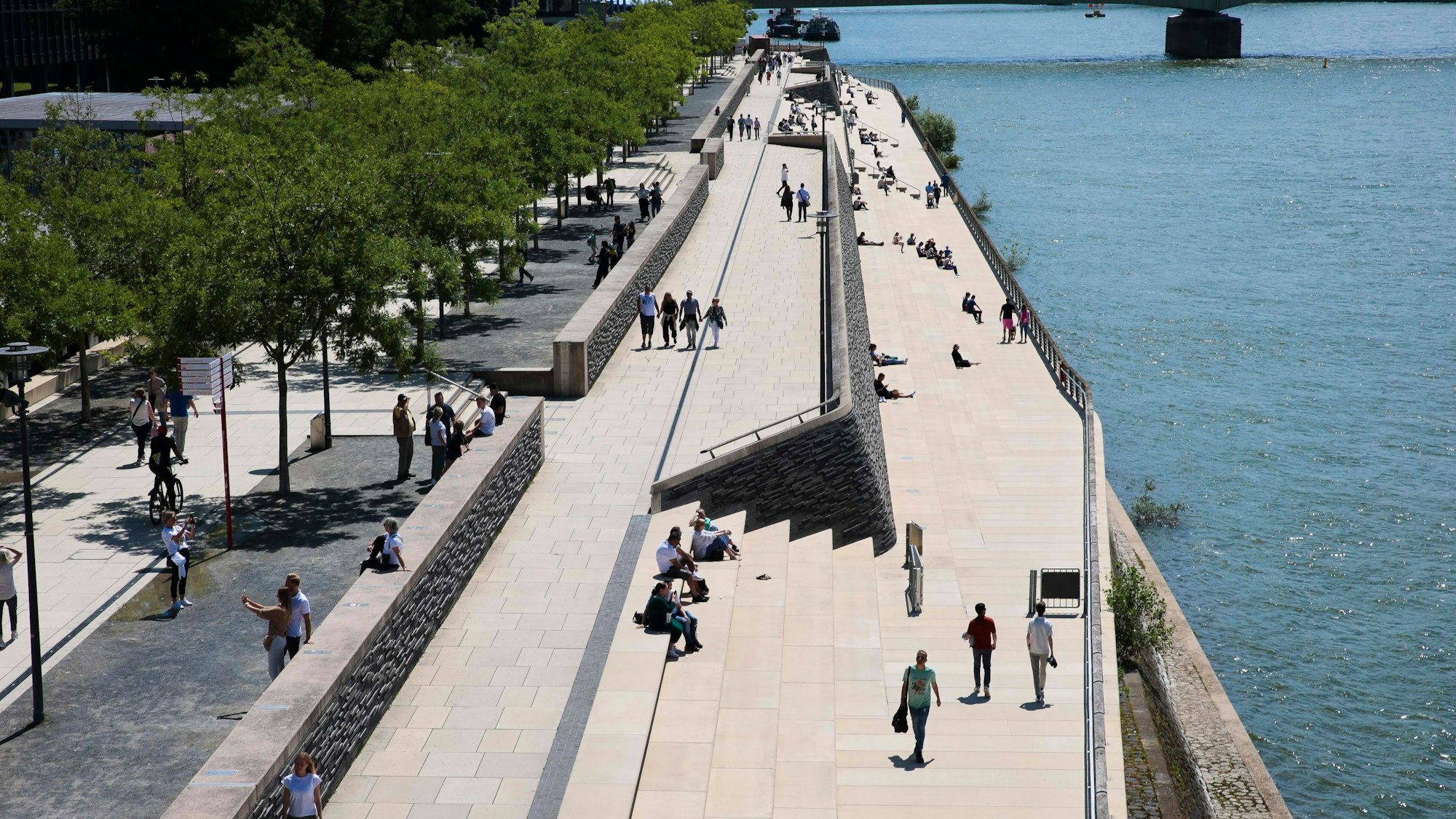 The Rheinboulevard in Deutz.