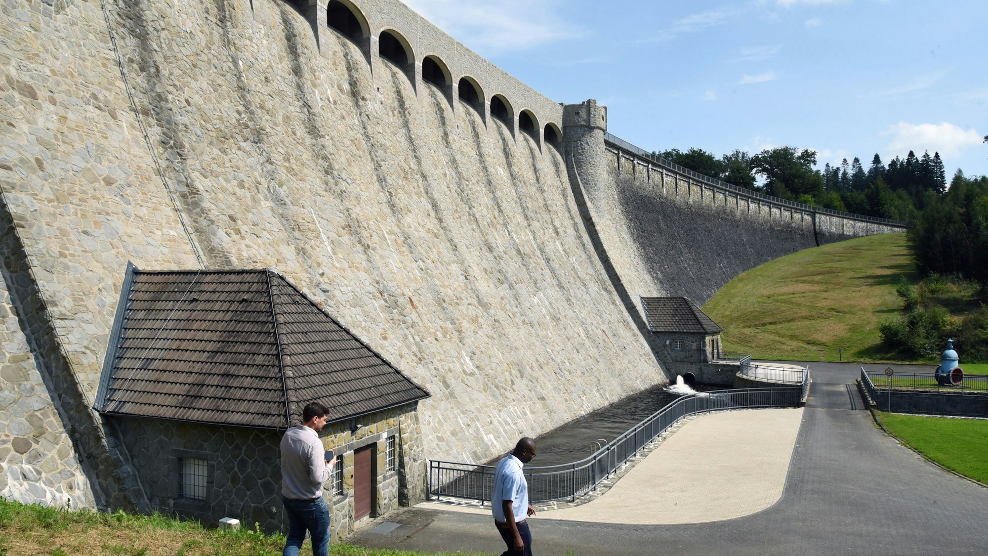 Das Foto zeigt die Staumauer der Kerspetalperre.