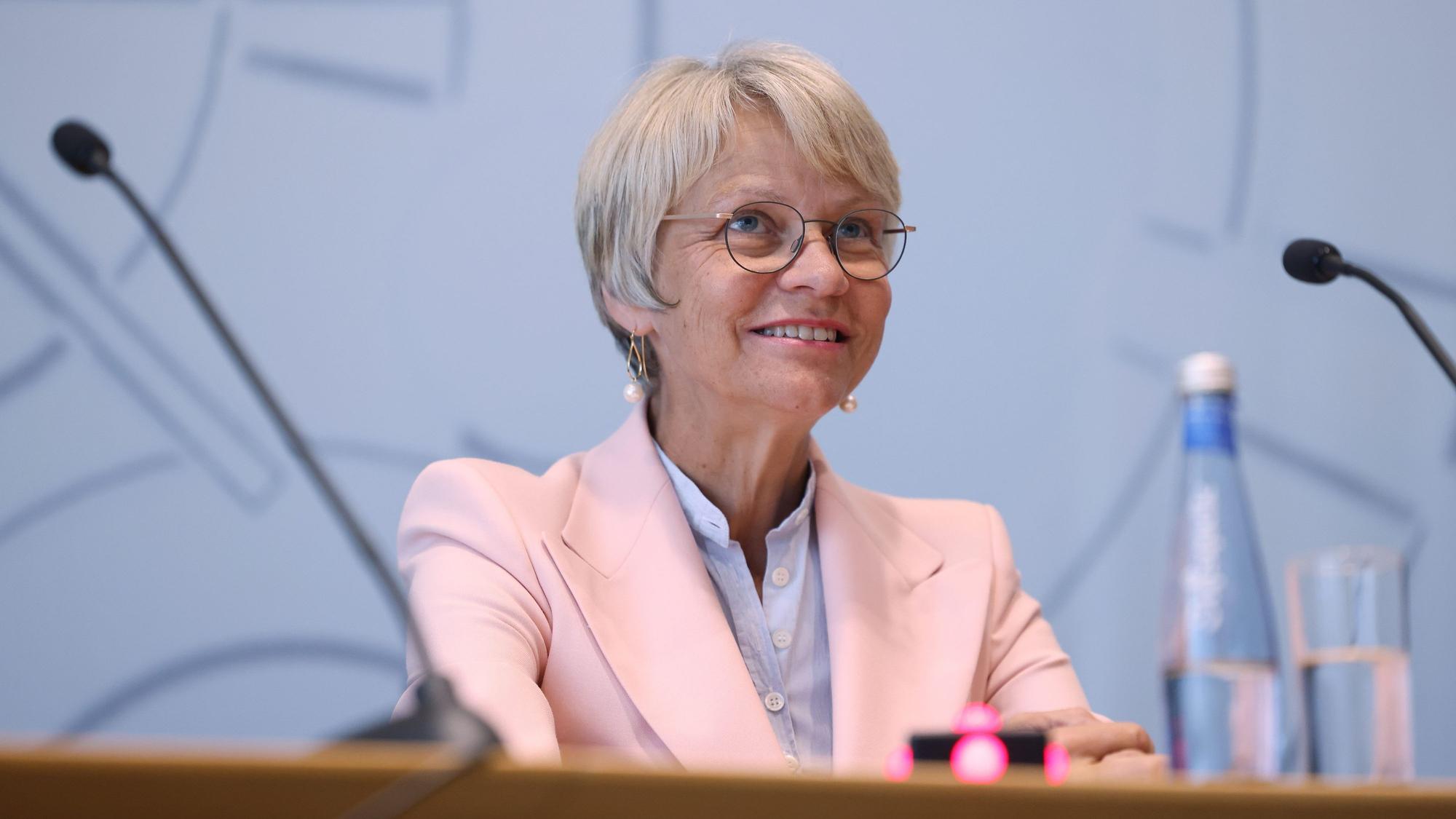 Schulministerin Dorothee Feller im Düsseldorfer Landtag.