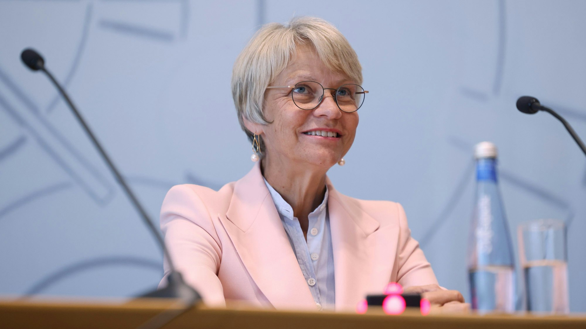 Schulministerin Dorothee Feller im Düsseldorfer Landtag.