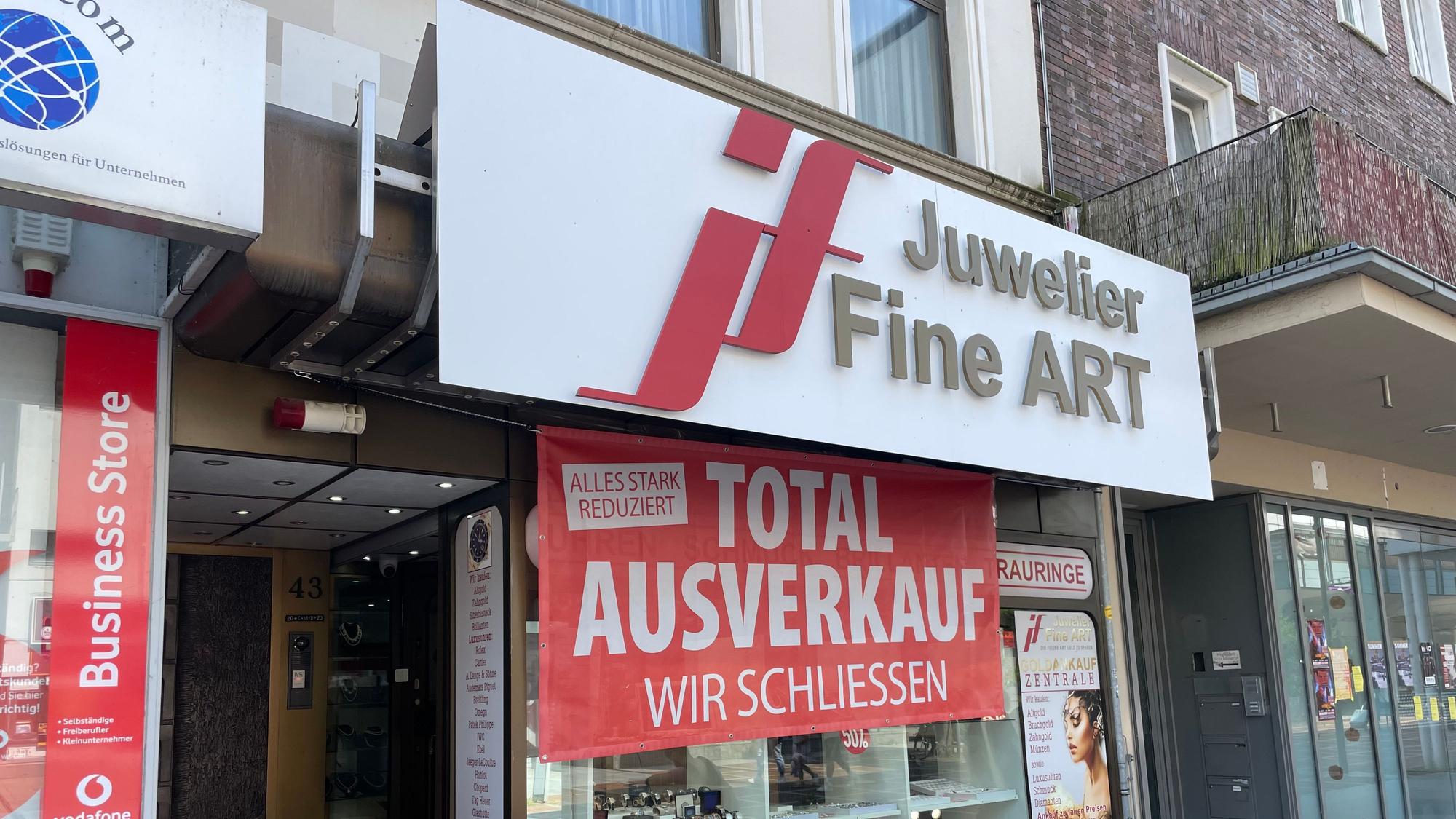 „Juwelier Fine Art“ in Leverkusen ist ab Freitag für den Kundenverkehr geschlossen.