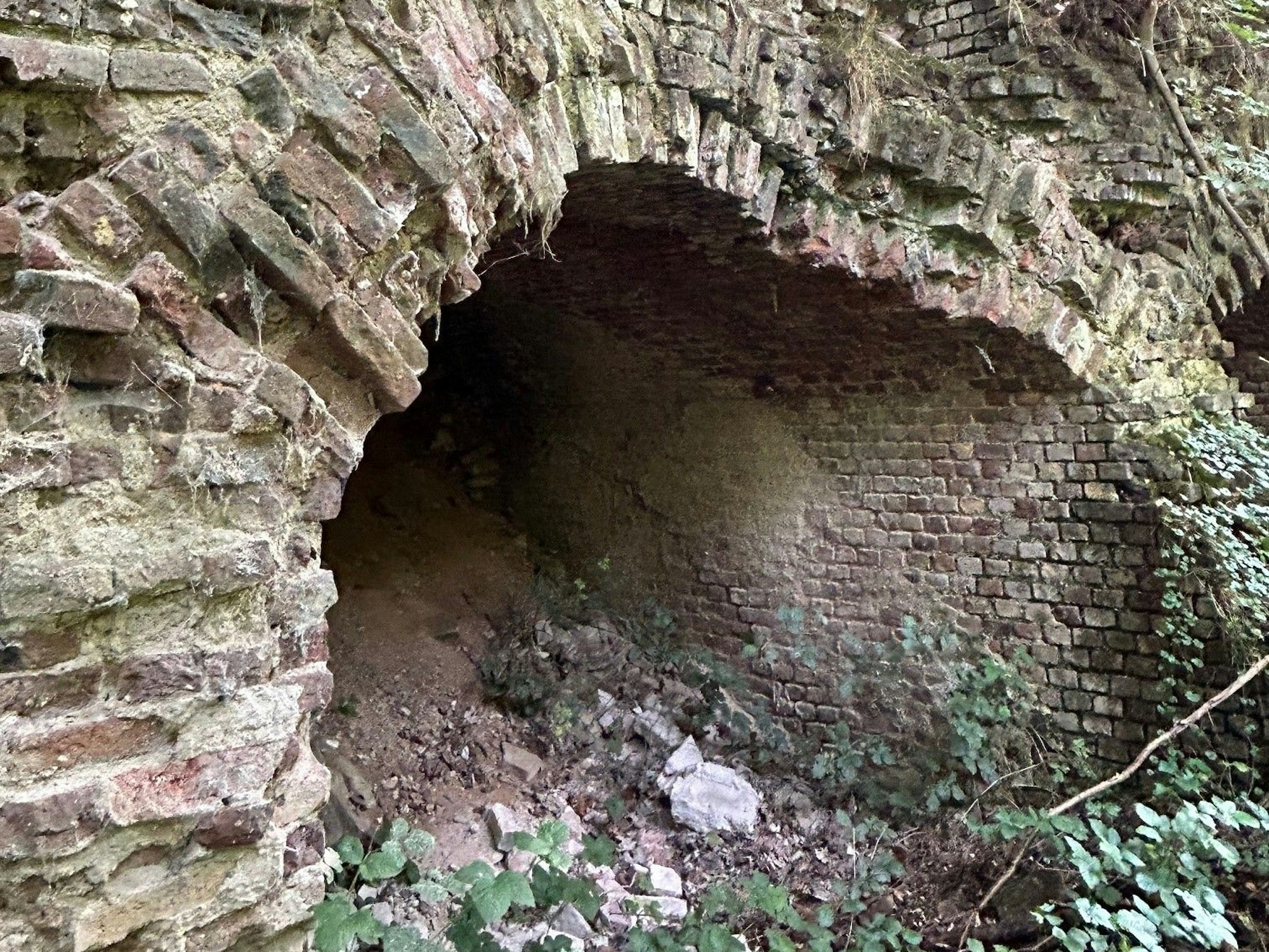 Blick auf Reste des preußischen Forts IX in Köln-Westhoven