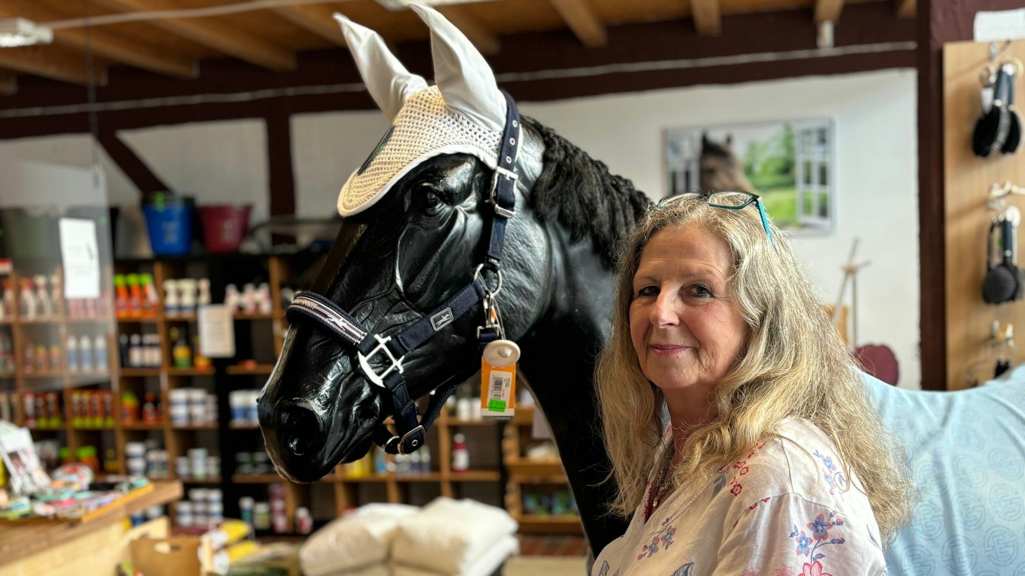 Auf dem Bild ist die Inhaberin des Reiterkellers, Hildegard Hoffmann-Willecke, zu sehen.