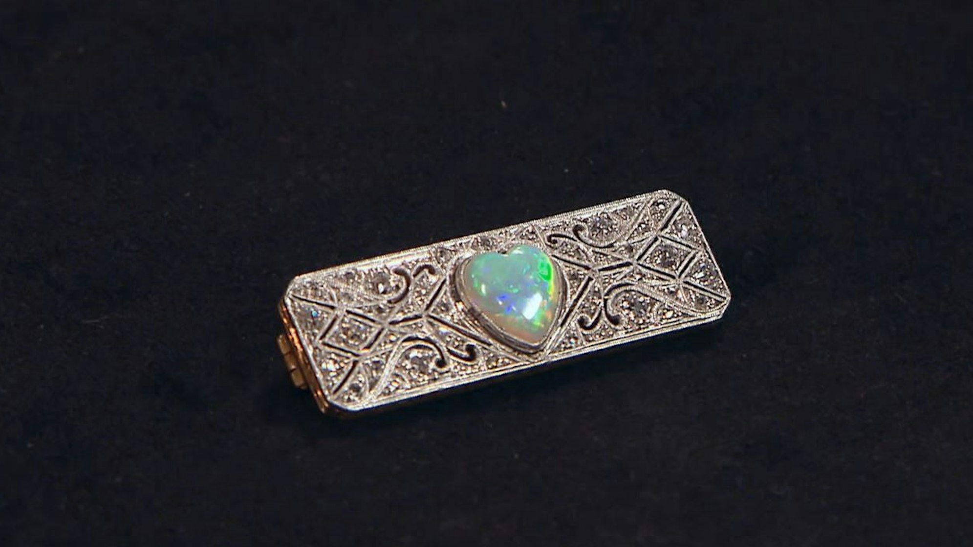 Vor allem der herzförmige Opal sorgte bei „Bares für Rares“ für Aufsehen.