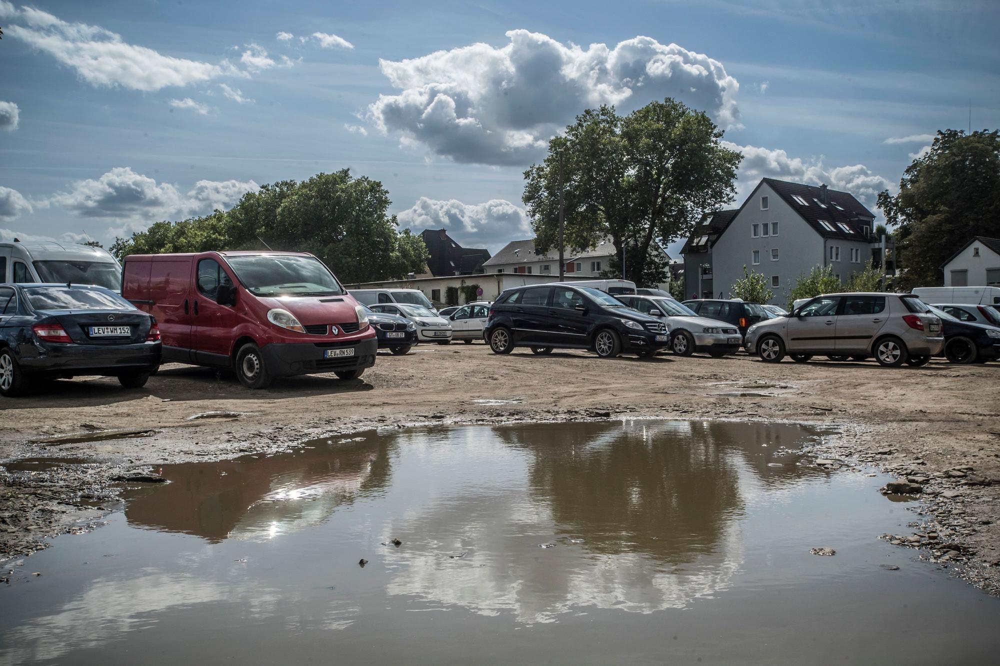 Das Baufeld südlich Busbahnhof wird derzeit als Parkplatz genutzt. Hier könnte das neue Gebäude des Berufskollegs entstehen.