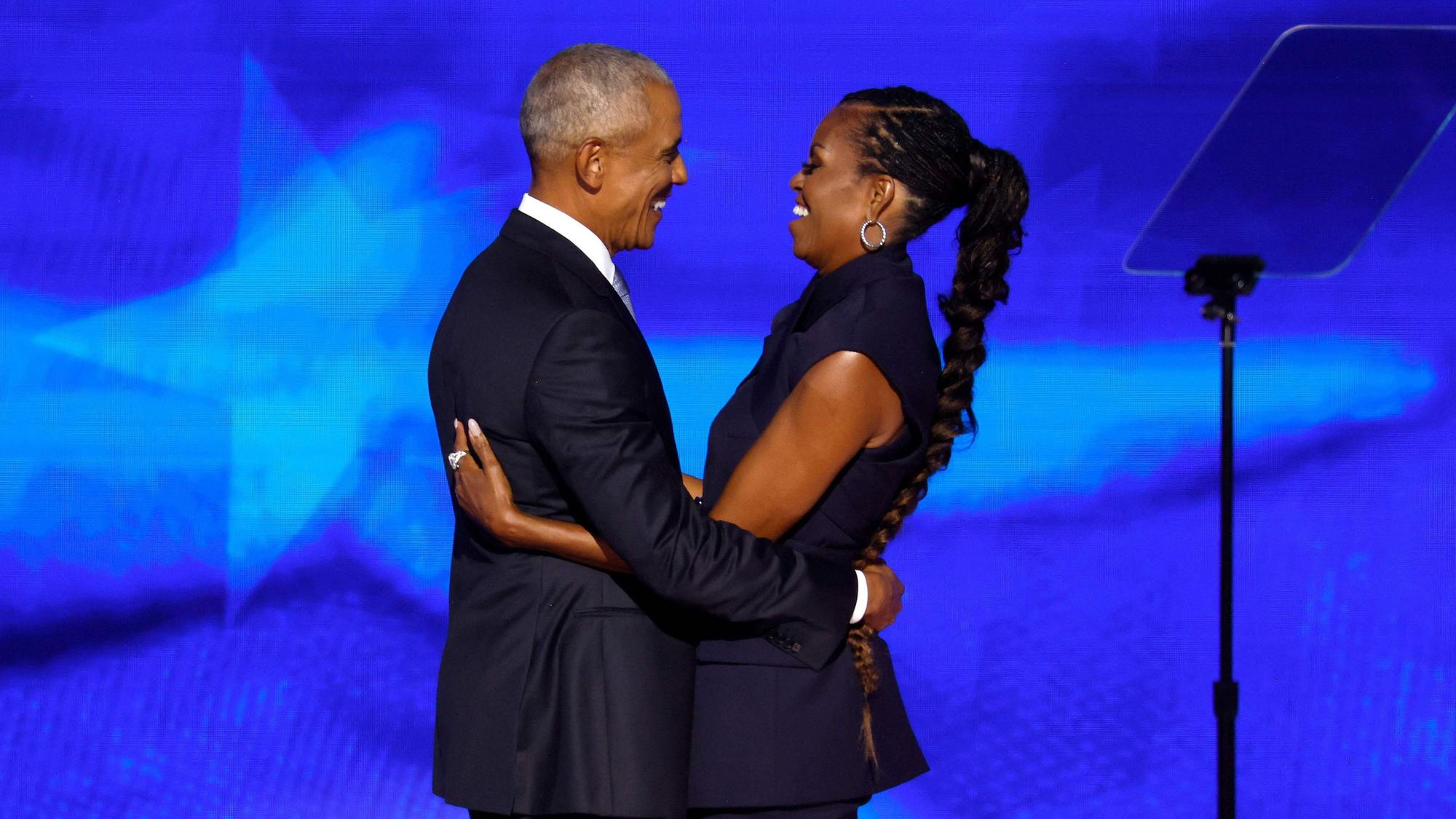 Der ehemalige US-Präsident Barack Obama und die ehemalige First Lady Michelle Obama wurden bei der Democratic National Convention gefeiert.