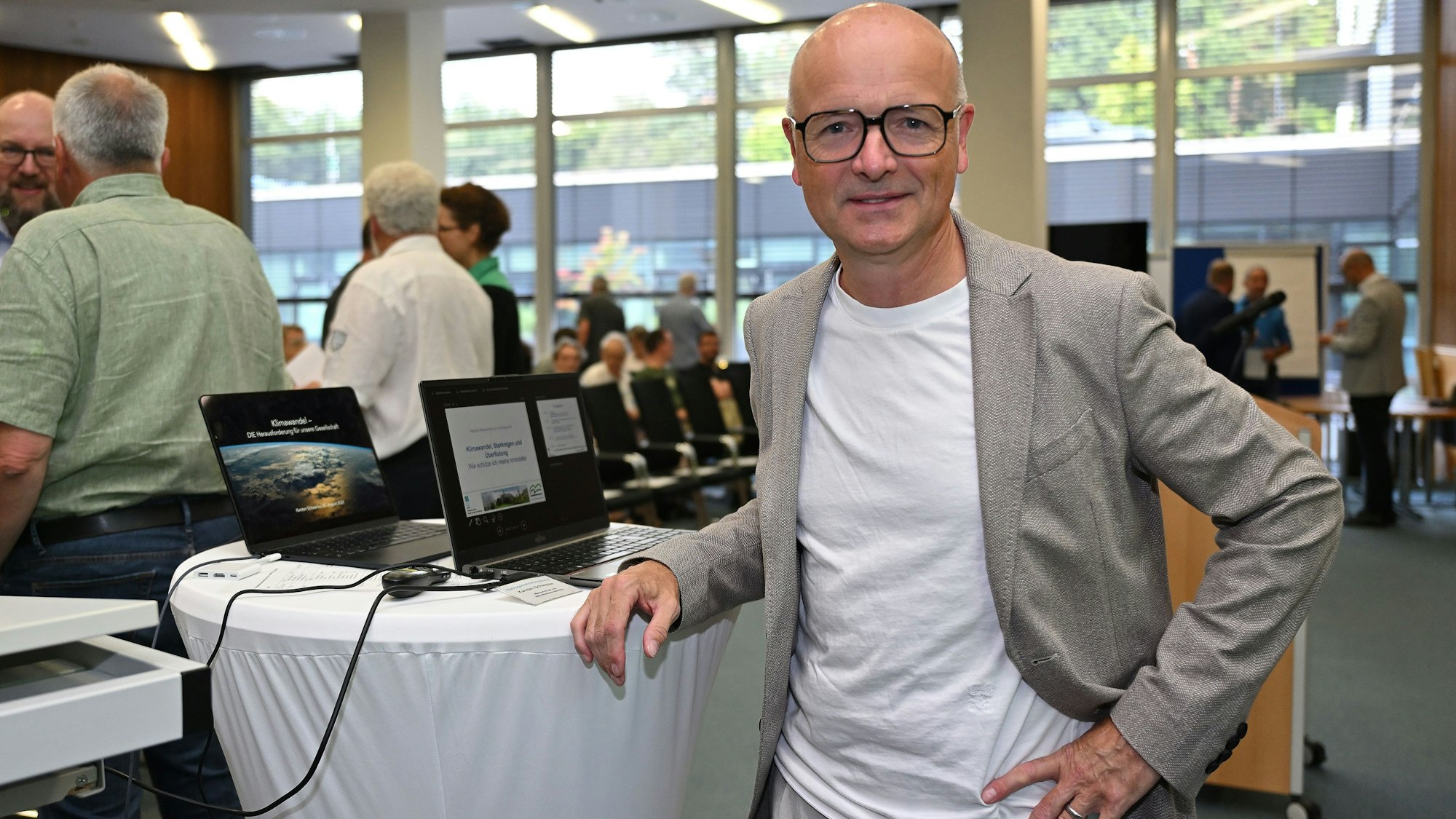 Karsten Schwanke hielt einen Vortrag über die Folgen der Klimakrise.