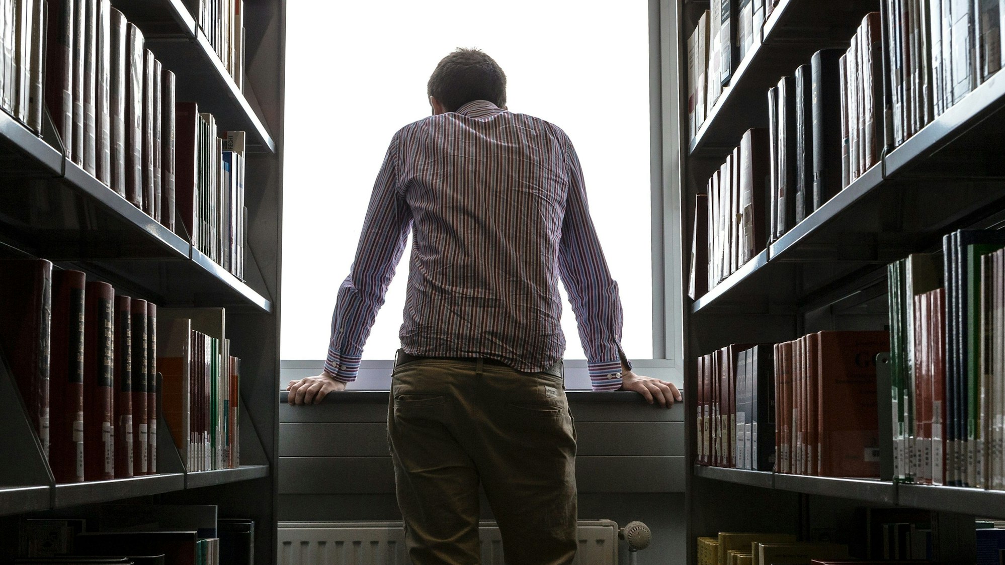 ILLUSTRATION - Urlaubsentspannung hält oft nicht lange an: Eine Umfrage zeigt, dass sich viele bereits in der ersten Arbeitswoche nach dem Urlaub wieder urlaubsreif fühlen. (zu dpa: «Erholungseffekt nach dem Urlaub verpufft oft schnell») Foto: Markus Scholz/dpa-tmn - Honorarfrei nur für Bezieher des dpa-Themendienstes +++ dpa-Themendienst +++