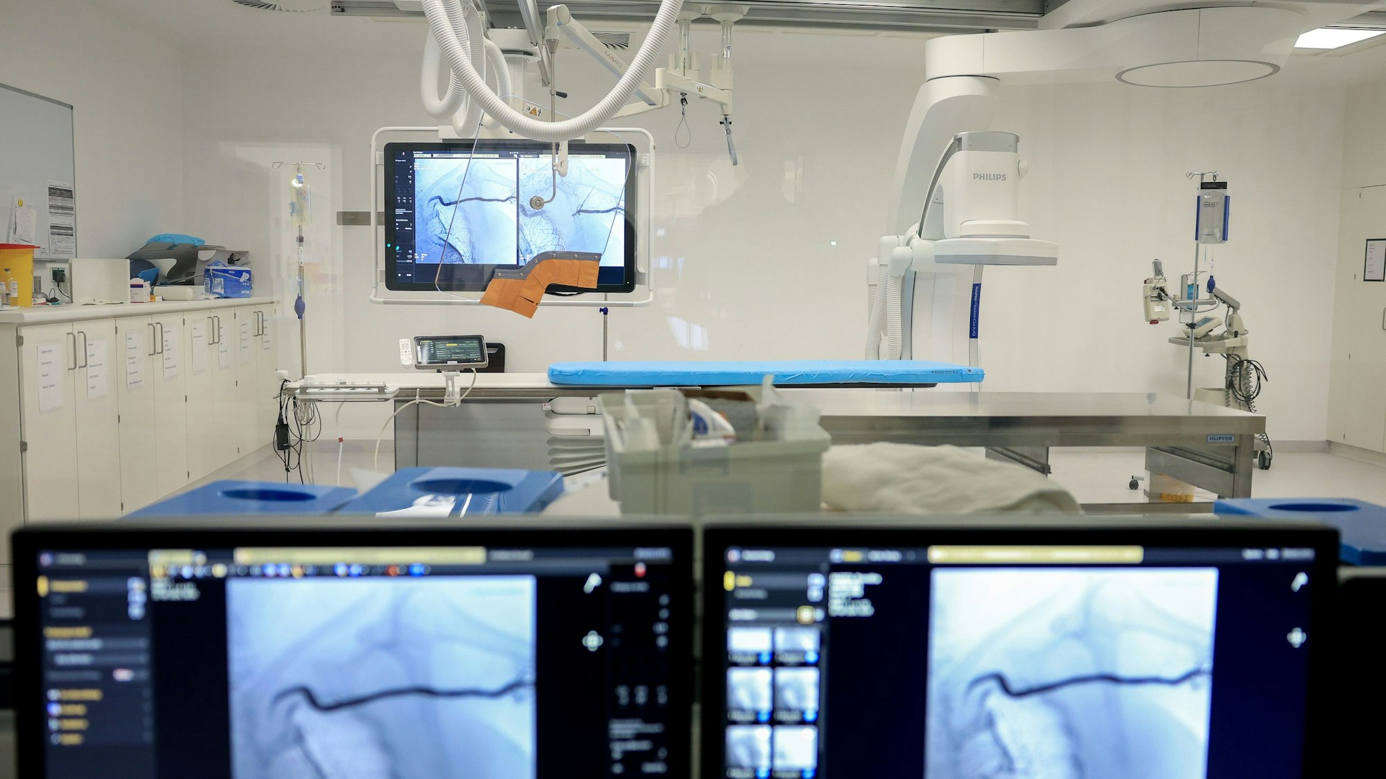 medizinische Geräte in der Radiologie und Neuroradiologie im Krankenhaus Merheim