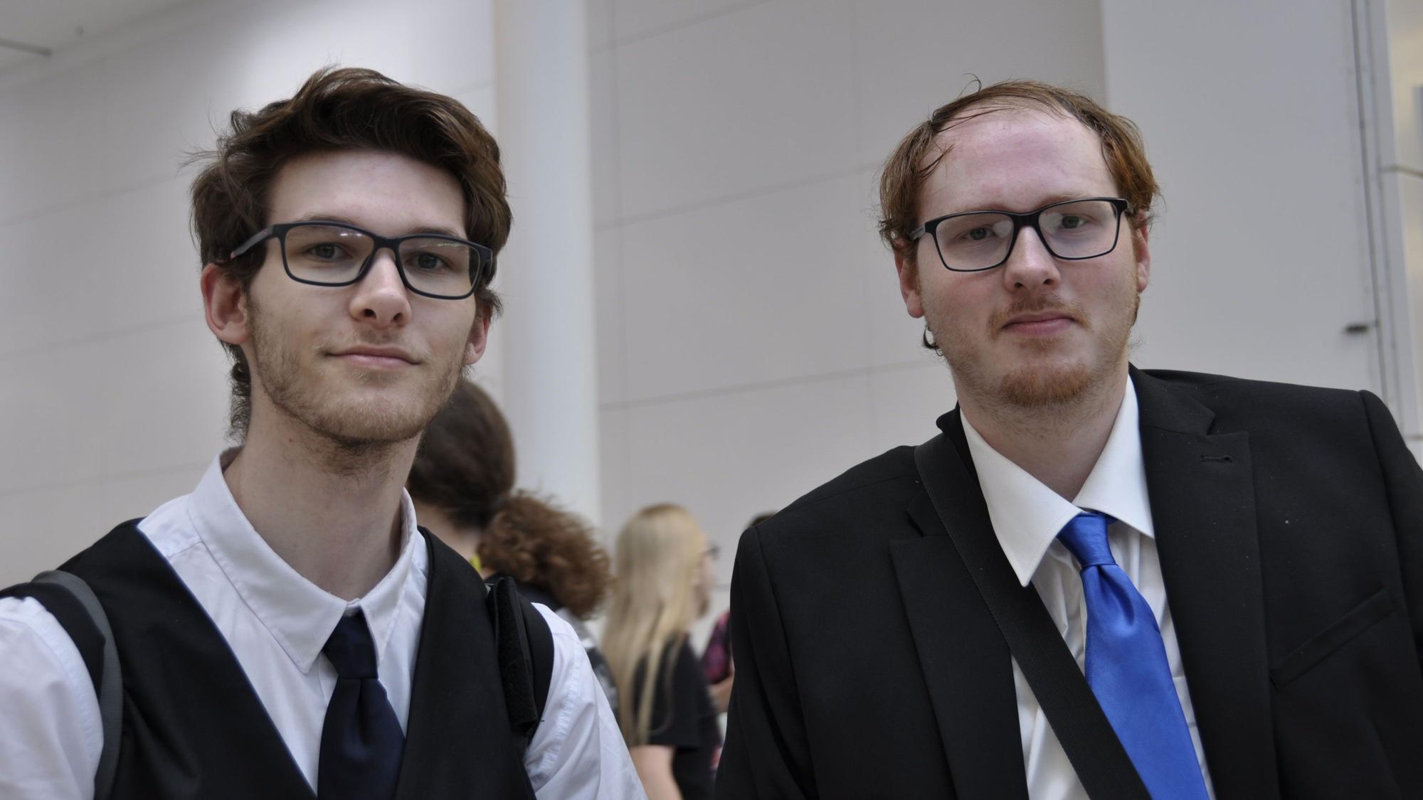 Auf der Gamescom 2024 in Köln beantworten Menschen aus der Gen Z typische Boomer-Fragen zu Gaming und co. Zudem wird ein Cosplay-Quiz umgesetzt.