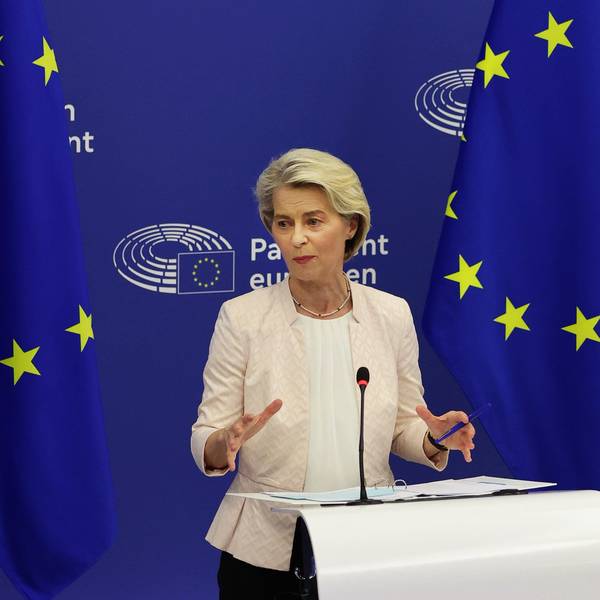 Ursula von der Leyen (CDU), amtierende Präsidentin der Europäischen Kommission, gibt nach ihrer Wahl im Europäischen Parlament ein Pressestatement.