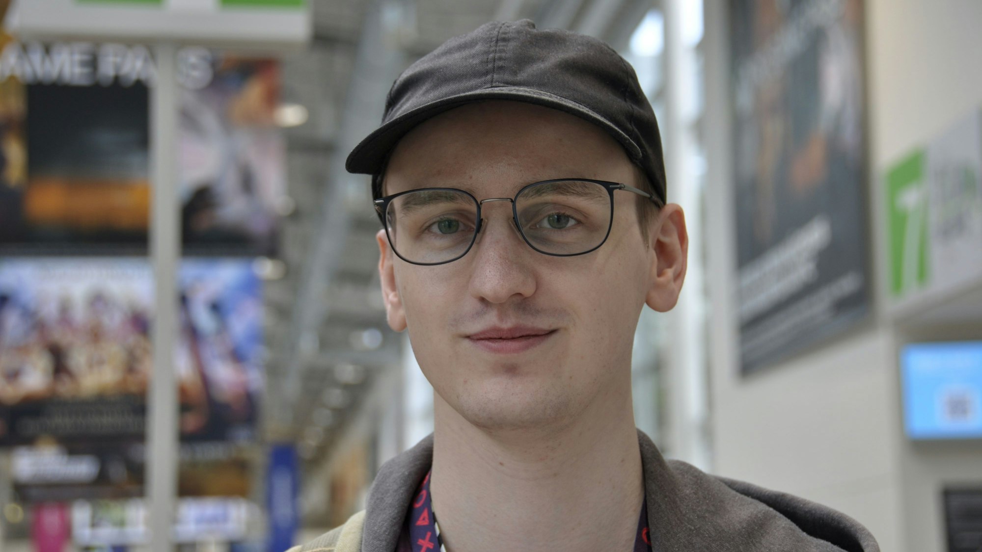 Auf der Gamescom 2024 in Köln beantworten Menschen aus der Gen Z typische Boomer-Fragen zu Gaming und co. Zudem wird ein Cosplay-Quiz umgesetzt.