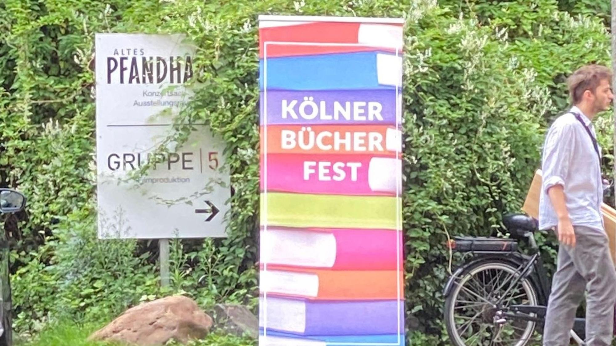 Beim Kölner Bücherfest präsentieren viele Verlage und Autoren ihre Werke. (Archivbild)