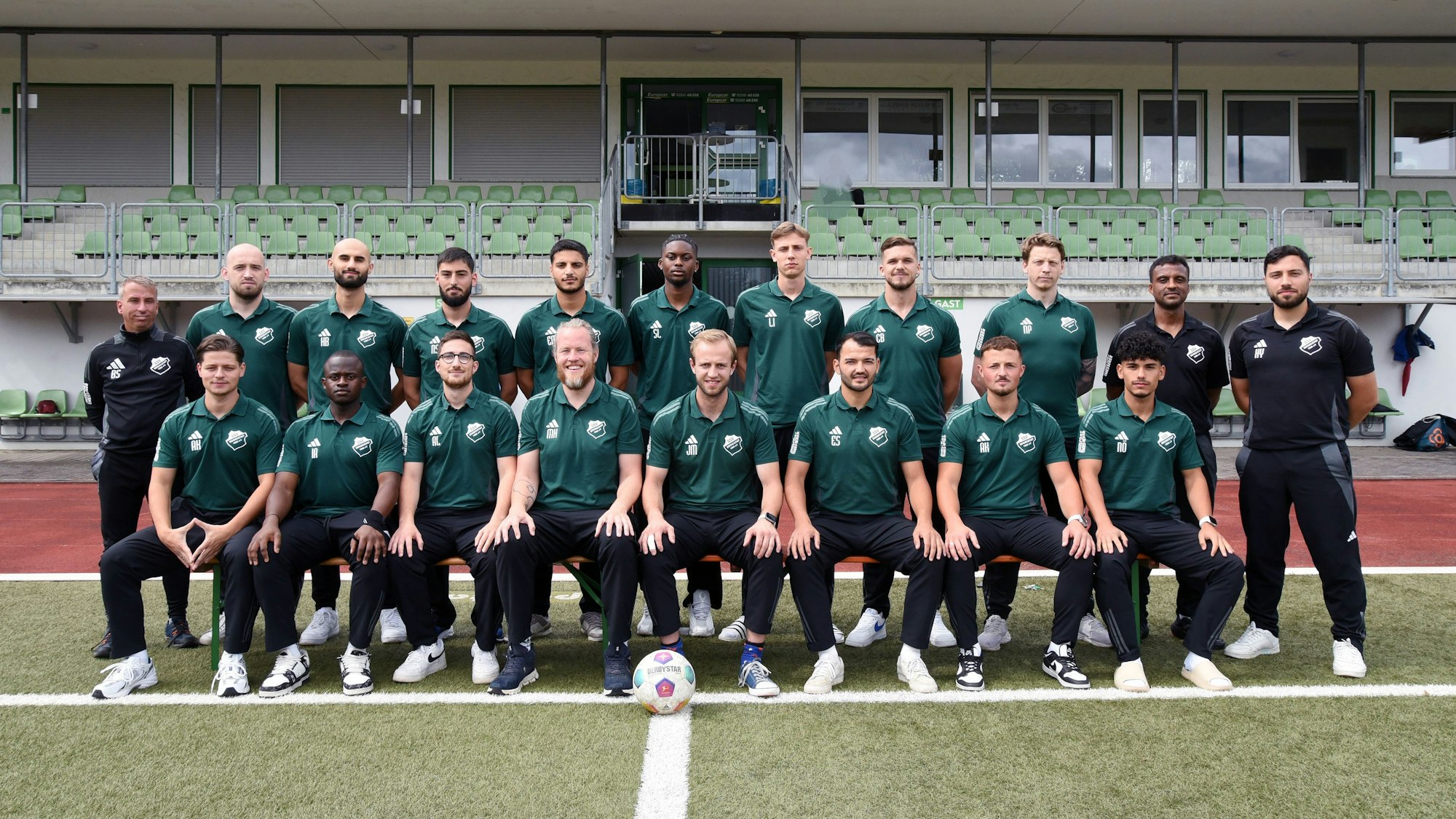 Mannschaftsfoto des SSV Bergneustadt der Saison 2024/25.