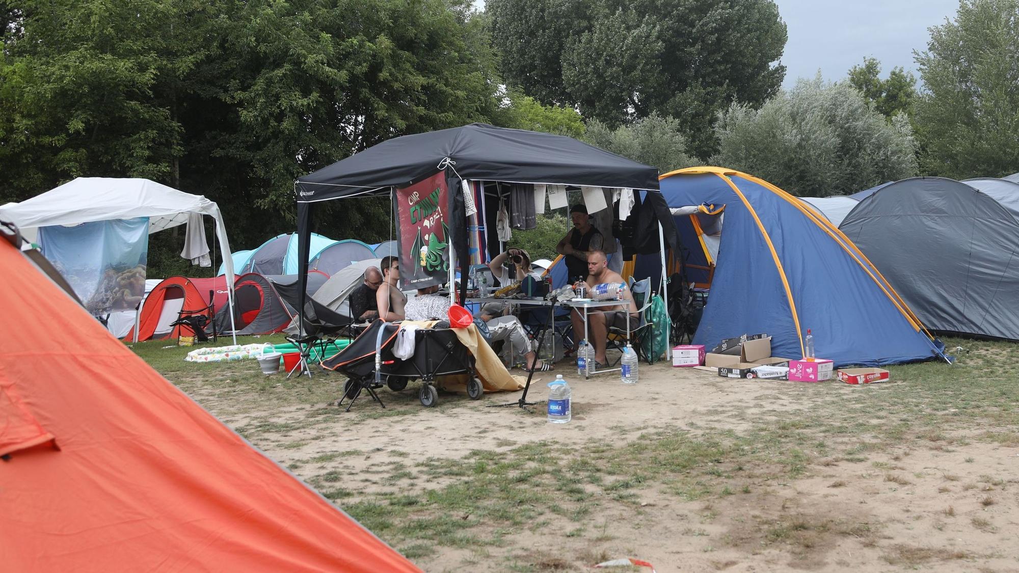 Das Zeltlager des Gamescom Camps im Jugendpark Köln findet parallel zur Computerspielemesse statt und bietet preisgünstige Übernachtungsmöglichkeiten