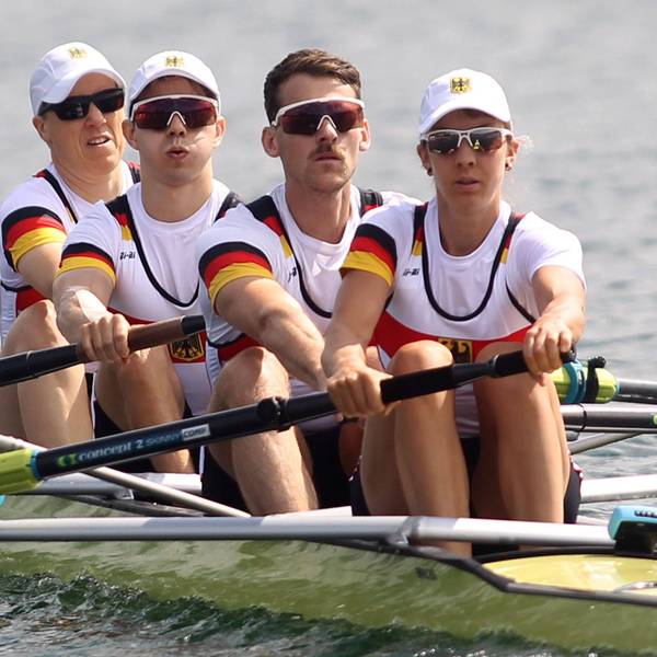Der deutsche Mixed-Riemenvierer während des Rennens bei den Weltmeisterschaften in Belgrad 2023.