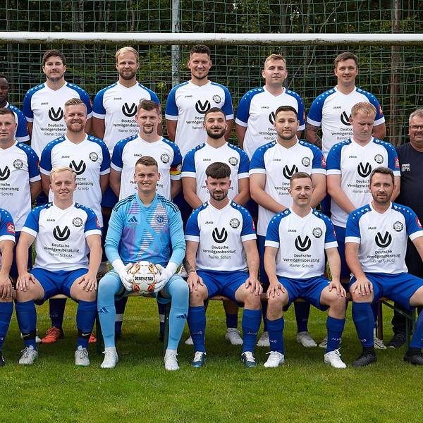 Das Bild zeigt die Mannschaft des SC Roitzheim.