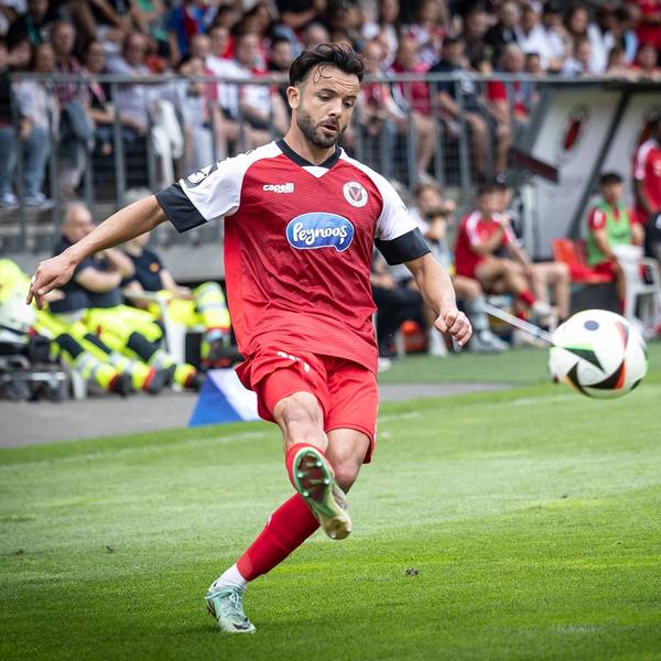 3. Liga: FC Viktoria Köln - Dynamo Dresden, 04.08.2024 Albion Vrenezi FC Viktoria Köln, 10 Köln, 4.08.2024, 1. Spieltag der 3. Fußball-Liga, FC Viktoria Köln - Dynamo Dresden im Sportpark Hoehenberg in Köln. Die DFL-Bestimmungen verbieten die Verwendung von Fotografien als Bildsequenzen und / oder Quasi-Videos. *** 3 Liga FC Viktoria Köln Dynamo Dresden, 04 08 2024 Albion Vrenezi FC Viktoria Köln, 10 Köln, 4 08 2024, 1 matchday of the 3 soccer league, FC Viktoria Köln Dynamo Dresden at Sportpark Hoehenberg in Cologne The DFL regulations prohibit the use of photographs as image sequences and or quasi videos Copyright: xBEAUTIFULxSPORTS/LeahxKohringx